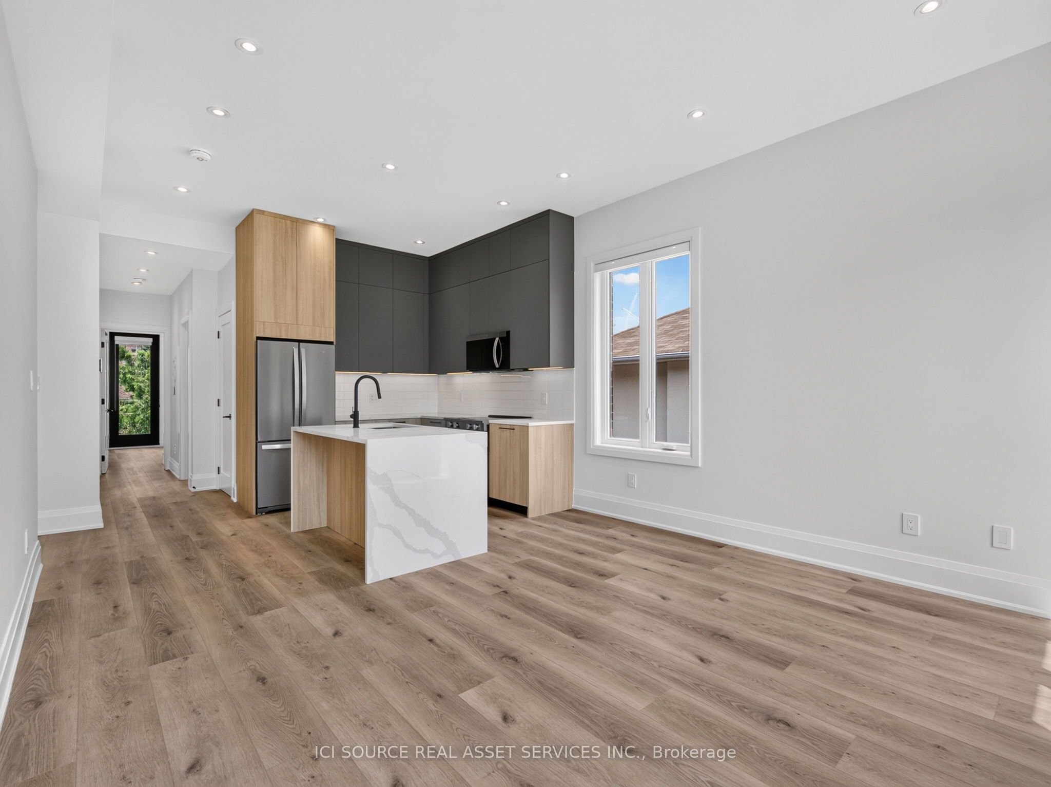 Unit Unit 2 - 28 Norcross Road, North York 2