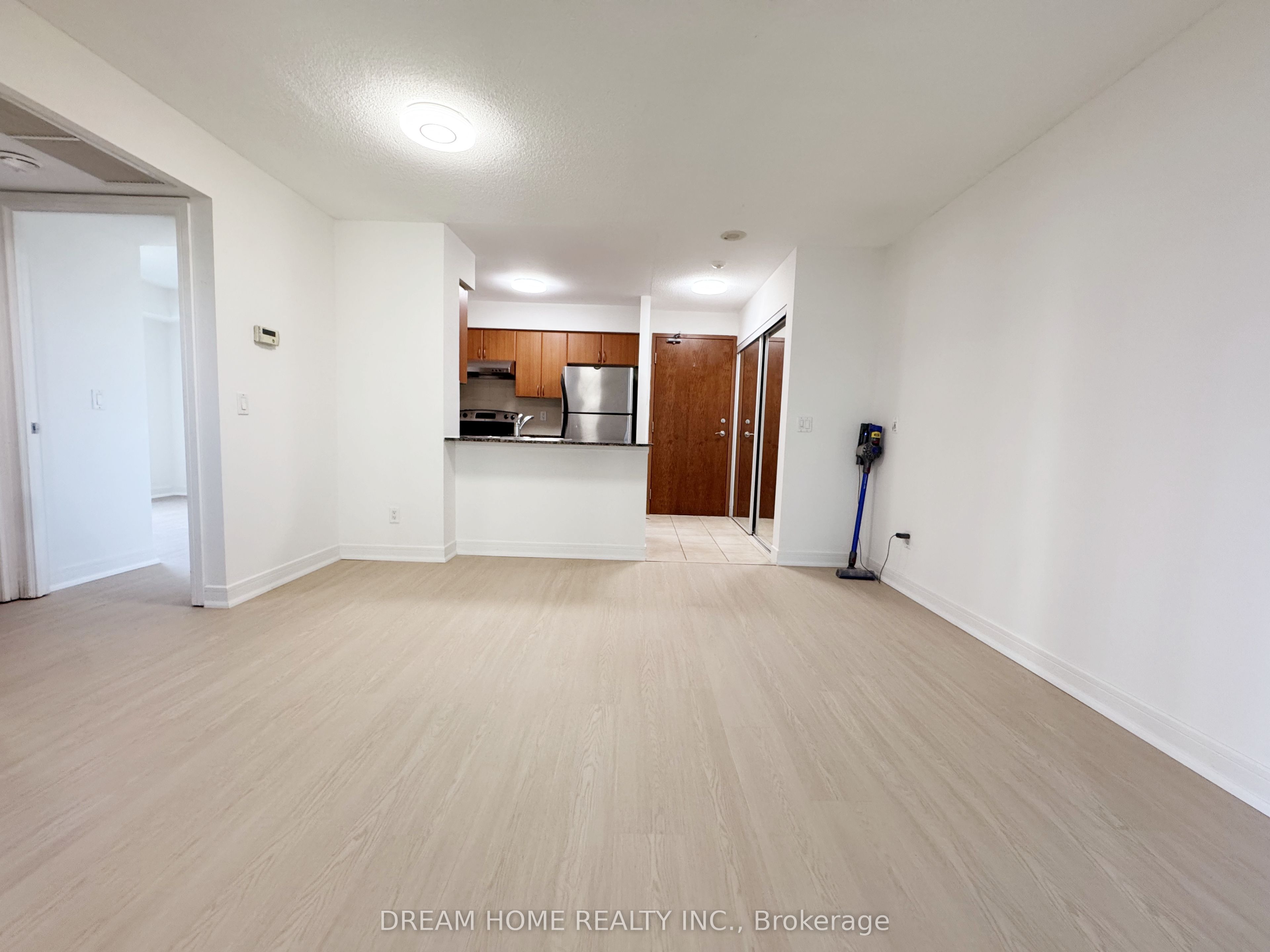 Unit 605 - 35 Bales Avenue, North York 4