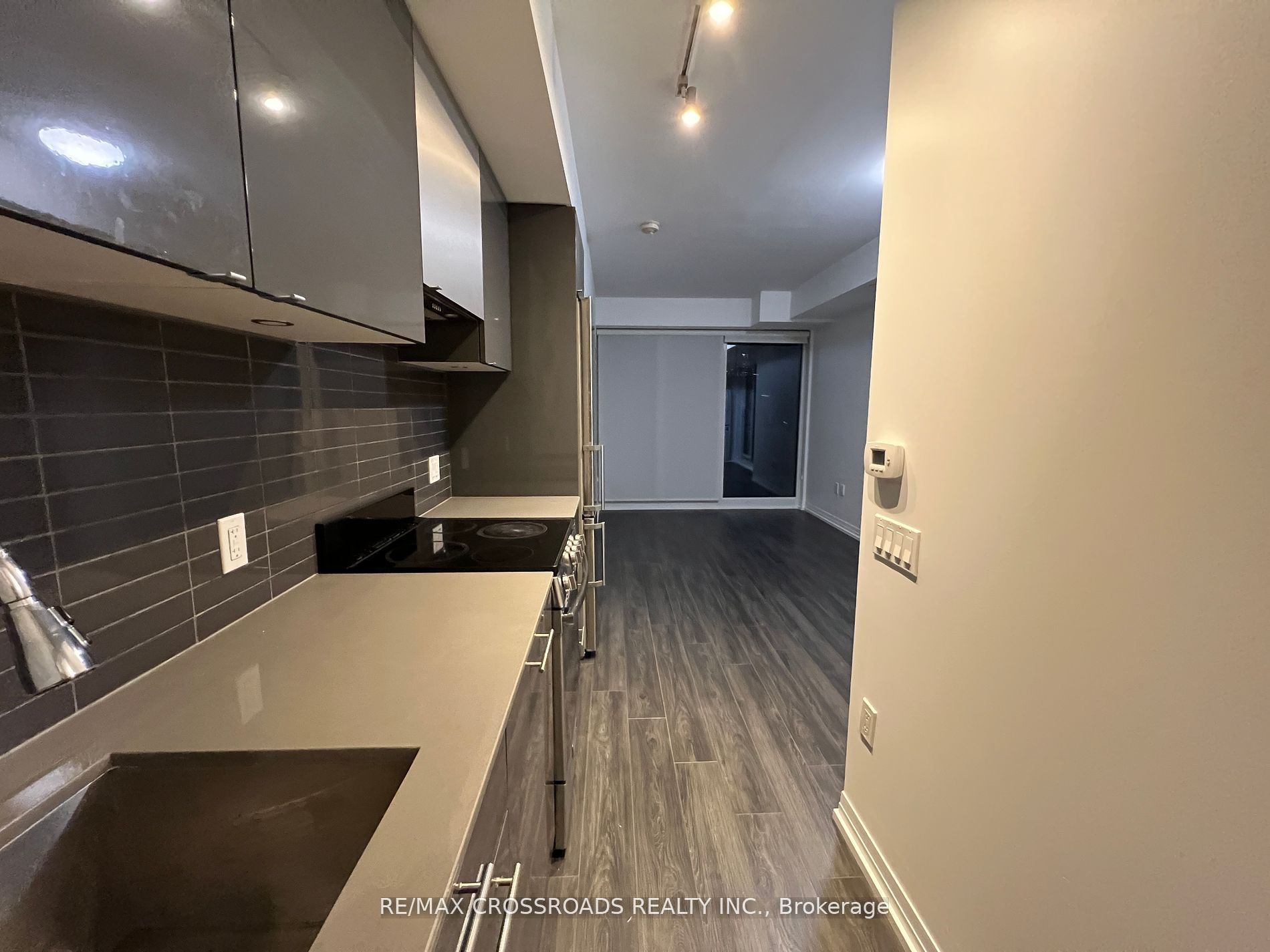 Unit 808 - 200 Dundas Street E, Toronto 4