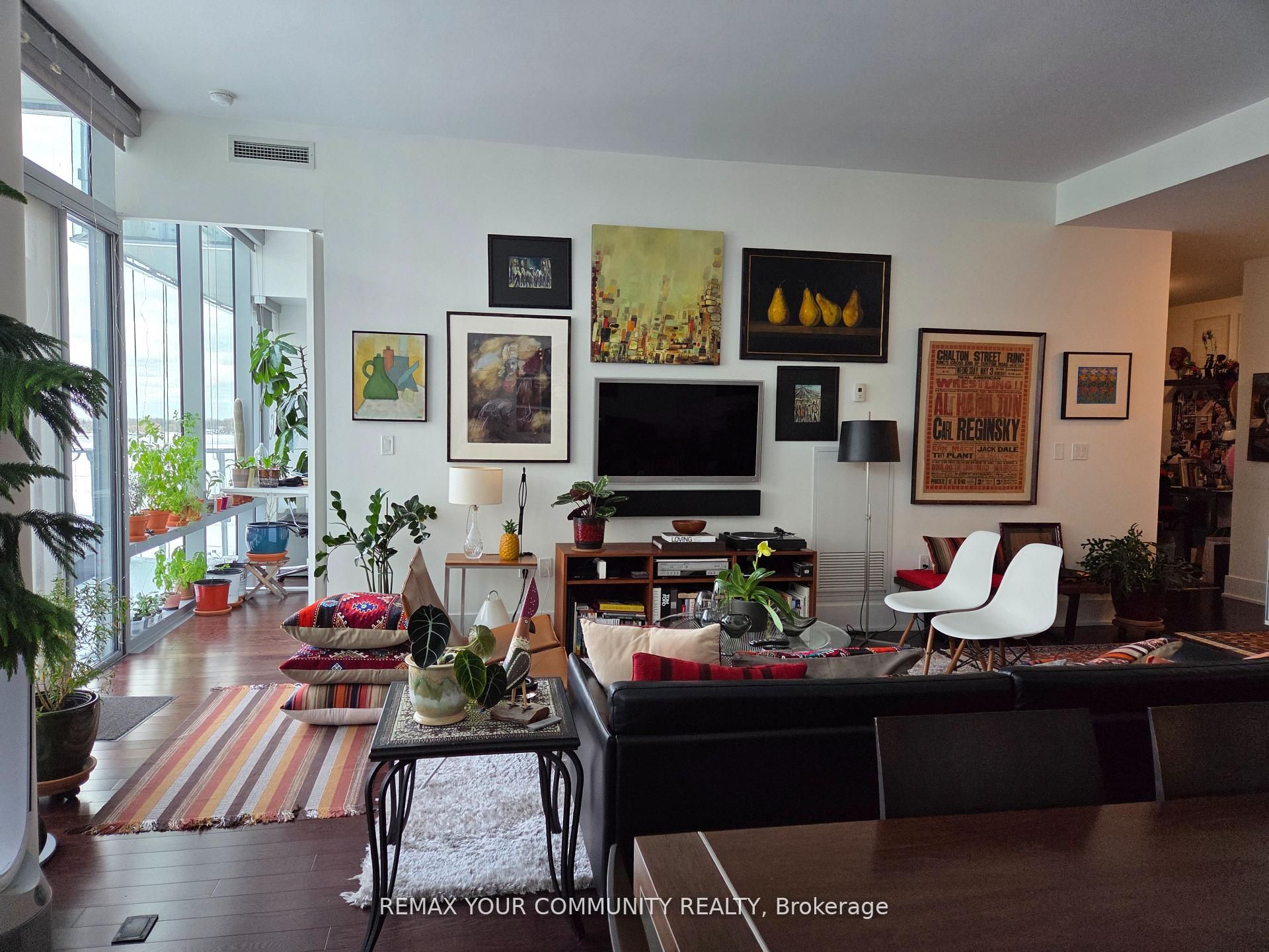 Unit 815 - 39 Queens Quay E, Toronto 2