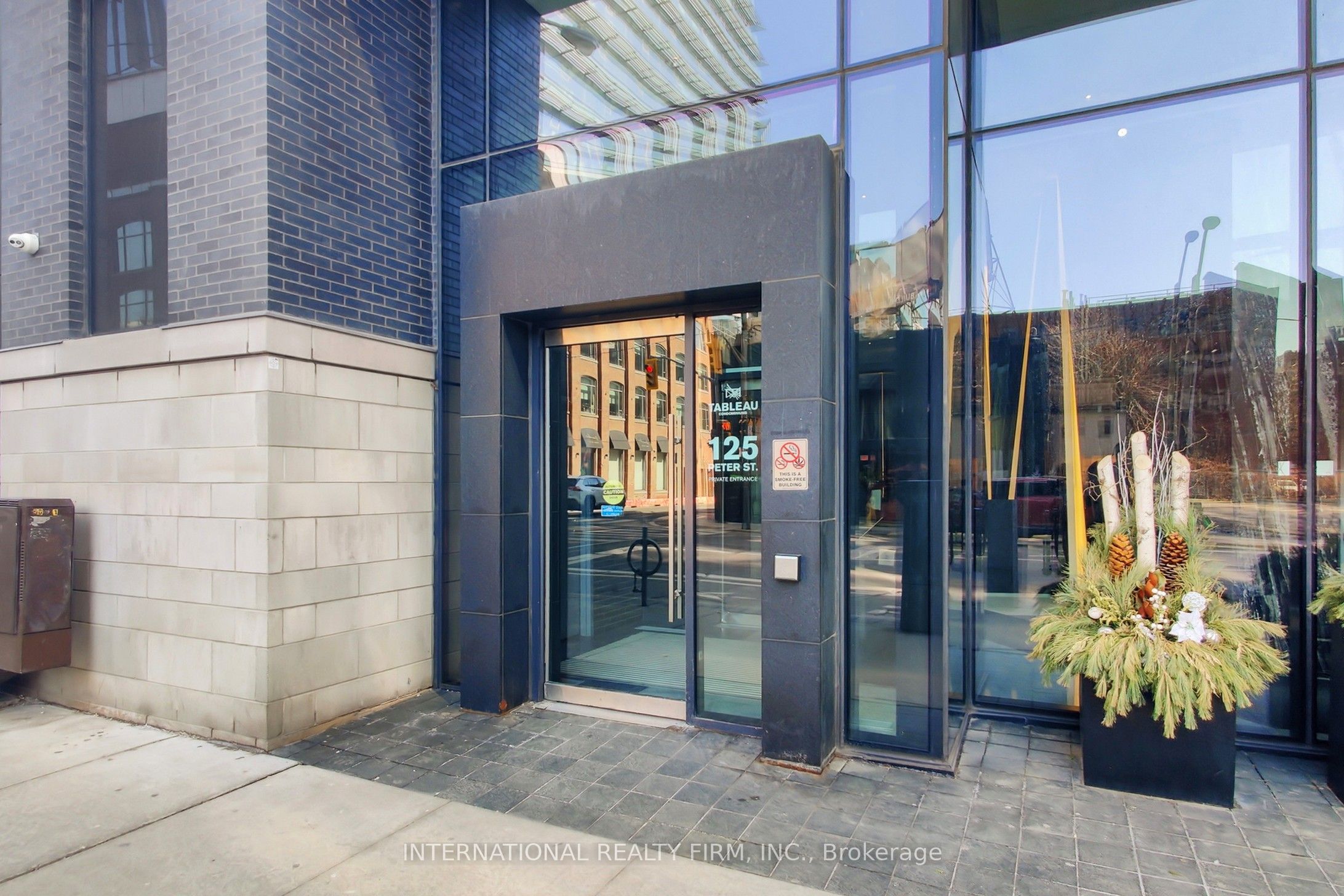 Unit 1710 - 125 Peter Street, Toronto 5