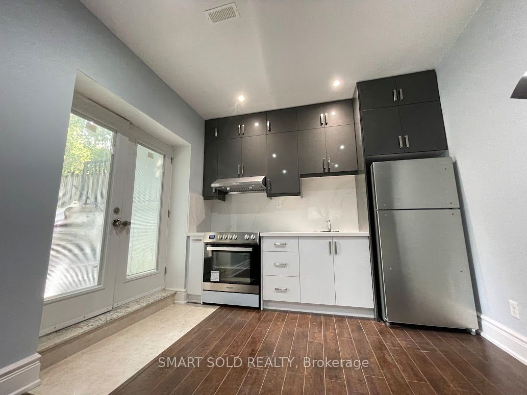 Unit BSMT - 11 lurgan Drive, North York 5