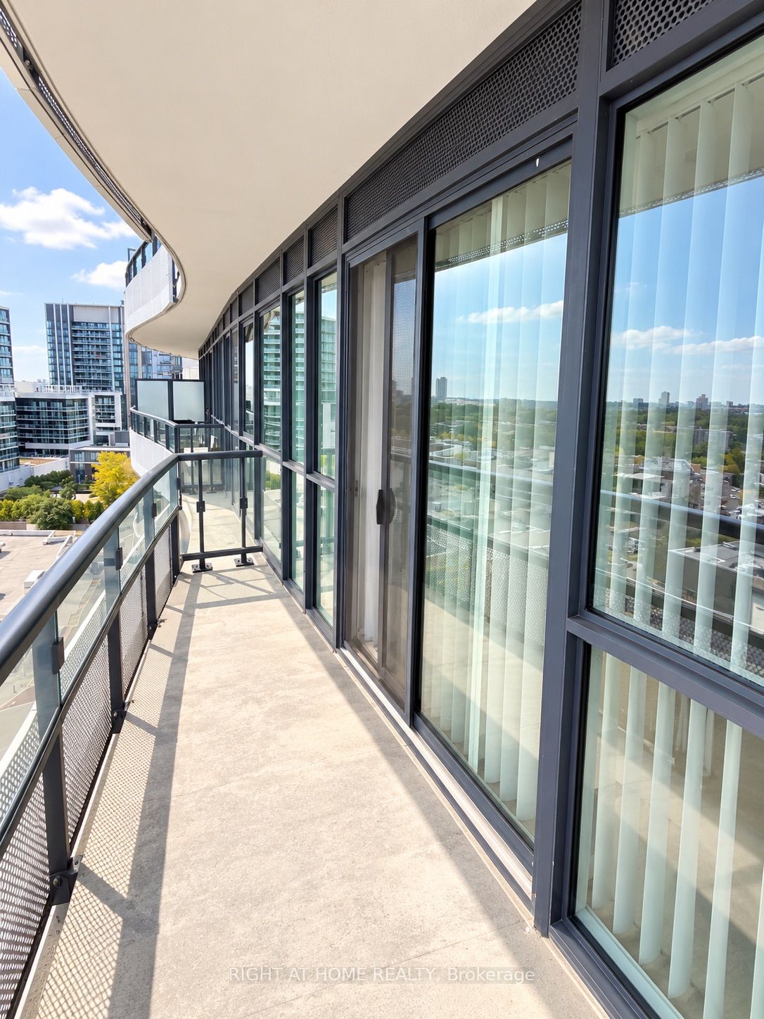 Unit 910 - 99 The Donway Way W, North York 5