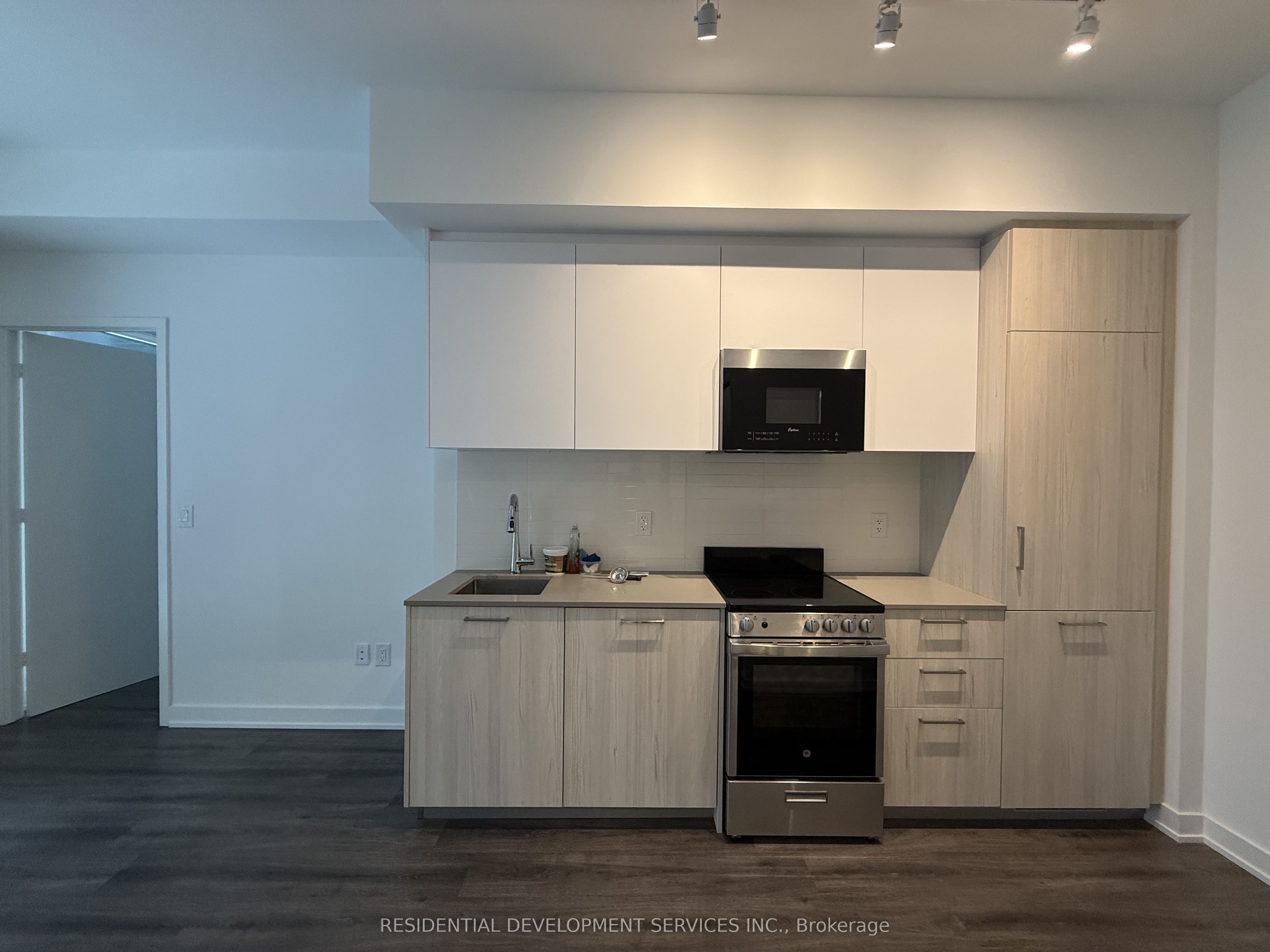 Unit 202 - 65 Mutual Street, Toronto 3
