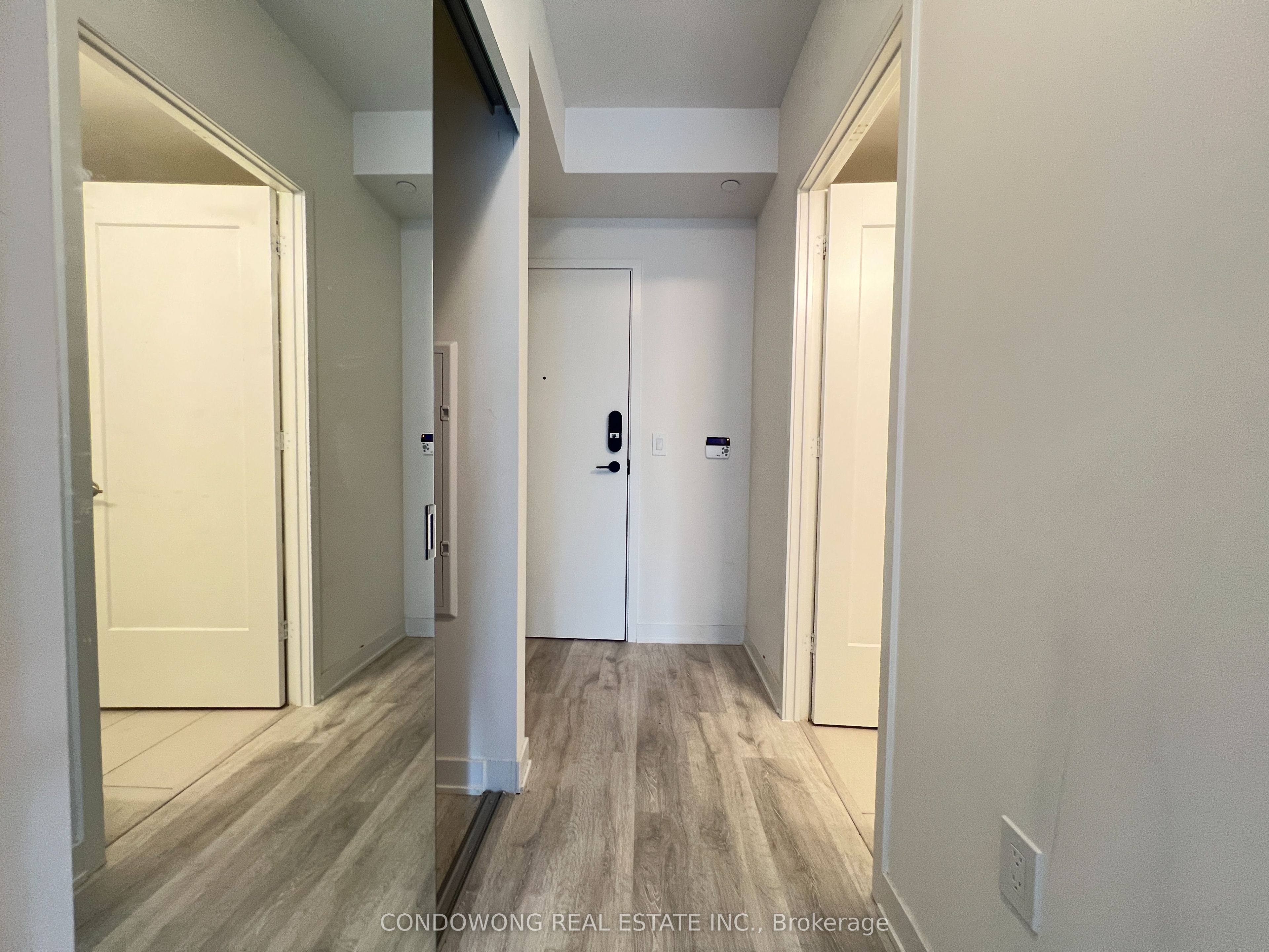 Unit 725 - 60 Princess Street, Toronto 3