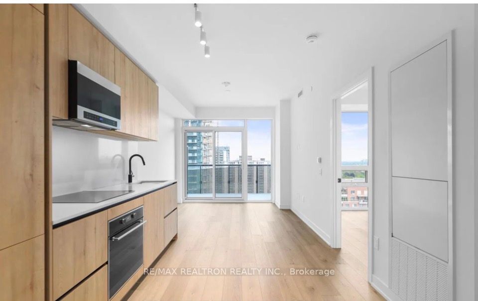 Unit 1008 - 117 Broadway Avenue, Toronto 5