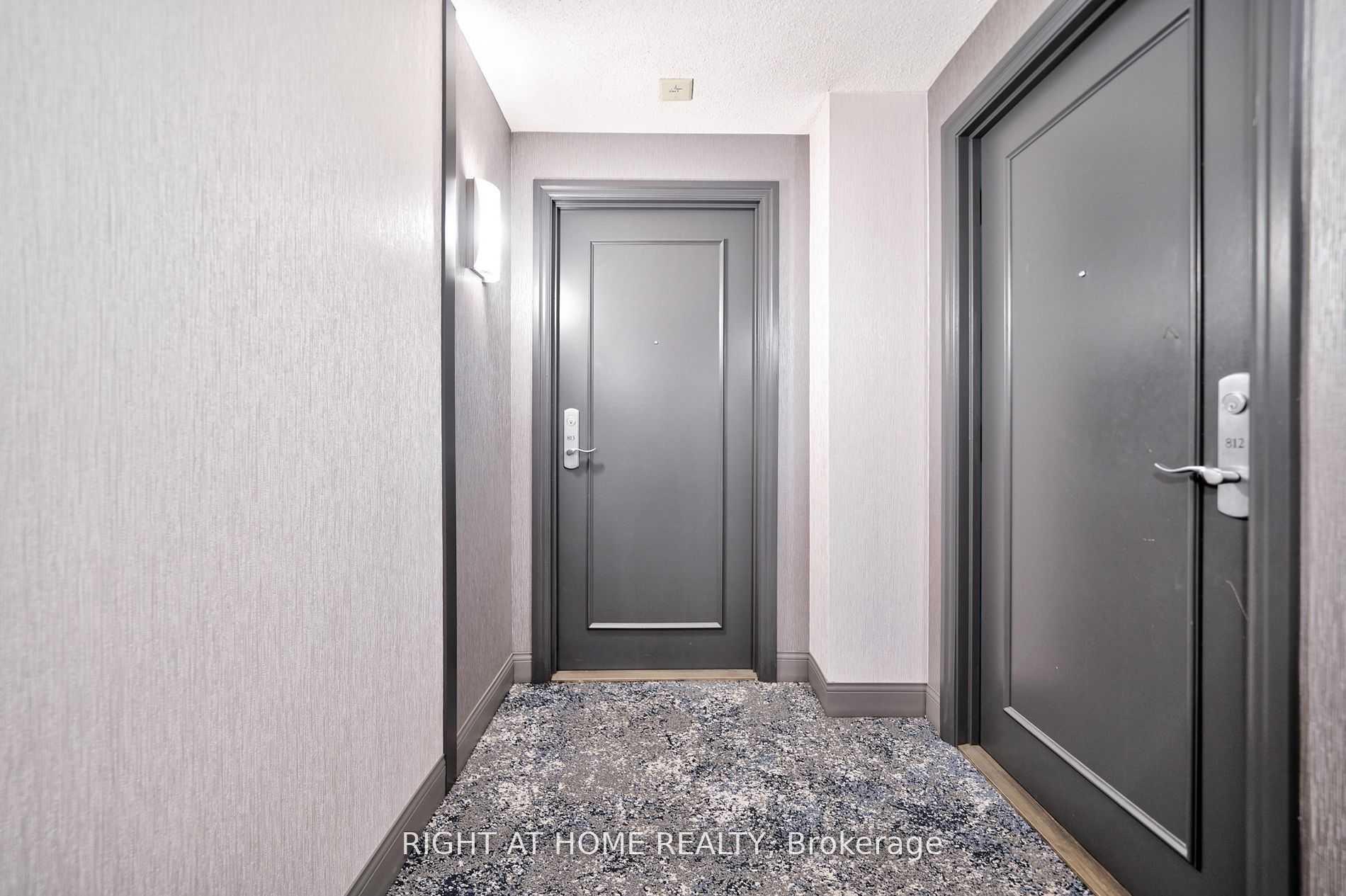 Unit 813 - 18 Valley woods Road, North York 4