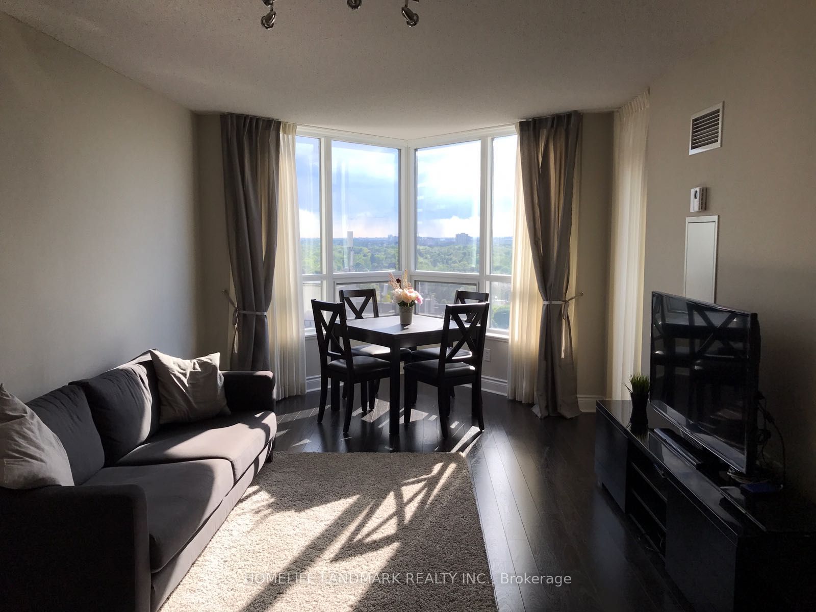 Unit 1628 - 500 Doris Avenue, North York 4