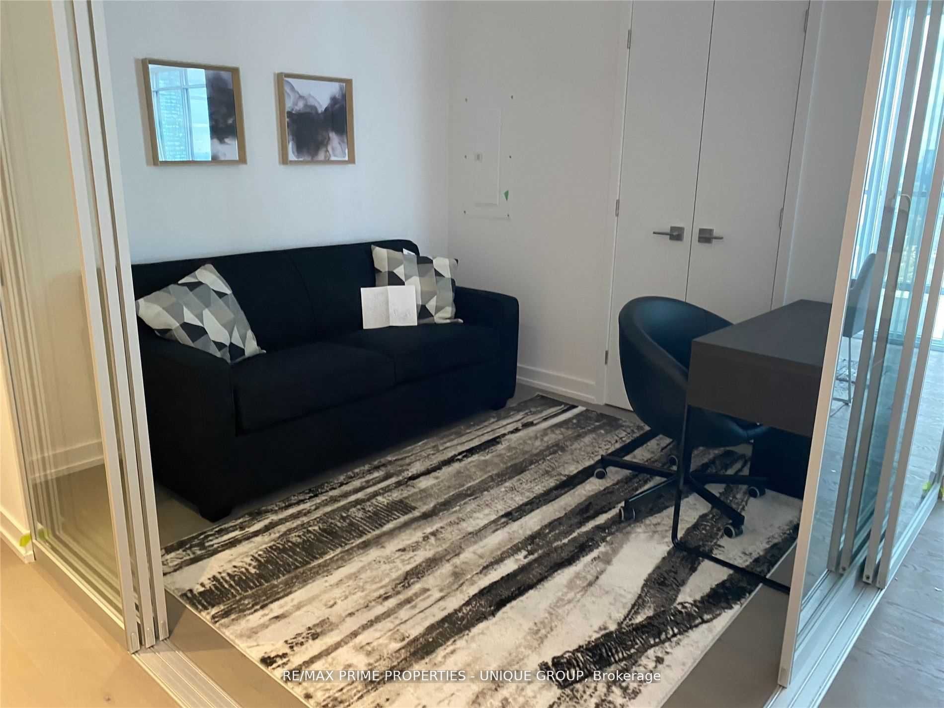 Unit 5002 - 488 University Avenue, Toronto 4