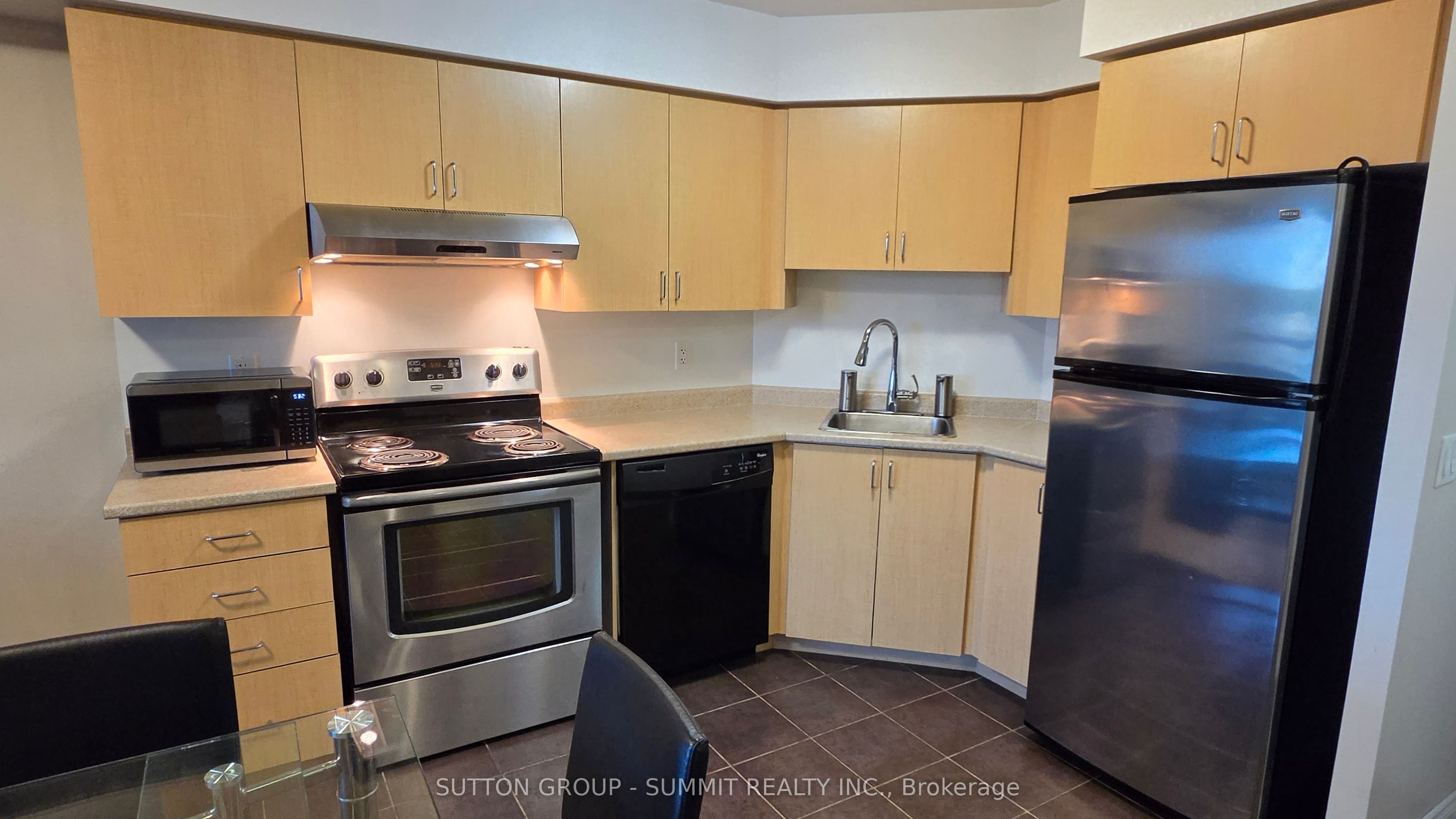 Unit 409 - 35 Saranac Boulevard, North York 4