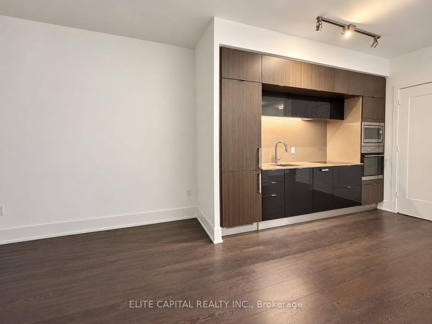 Unit 3813 - 10 York Street, Toronto 4