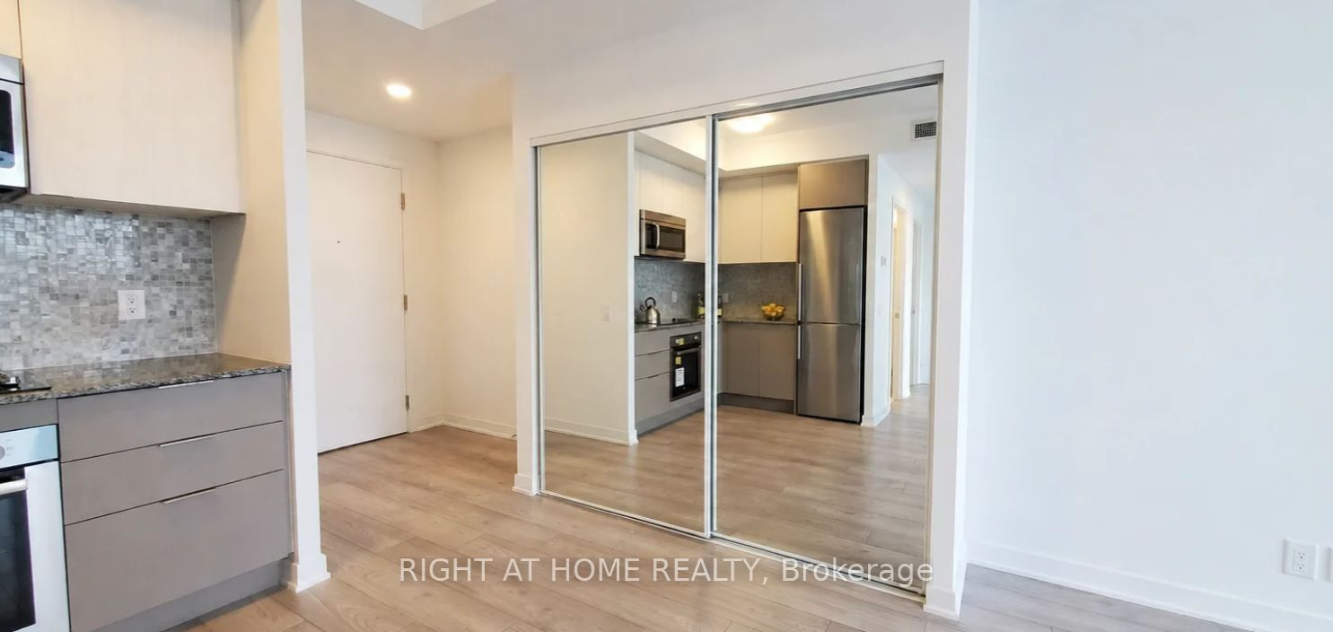 Unit 1408 - 120 Parliament Street, Toronto 4