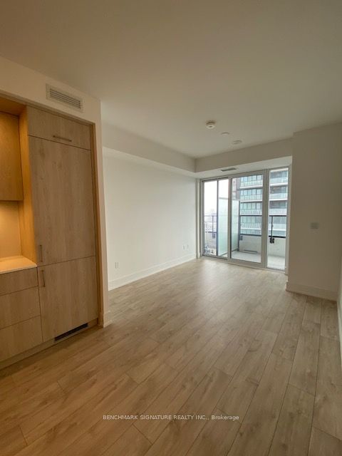 Unit 1806 - 10 Inn On The Park Drive, North York 3