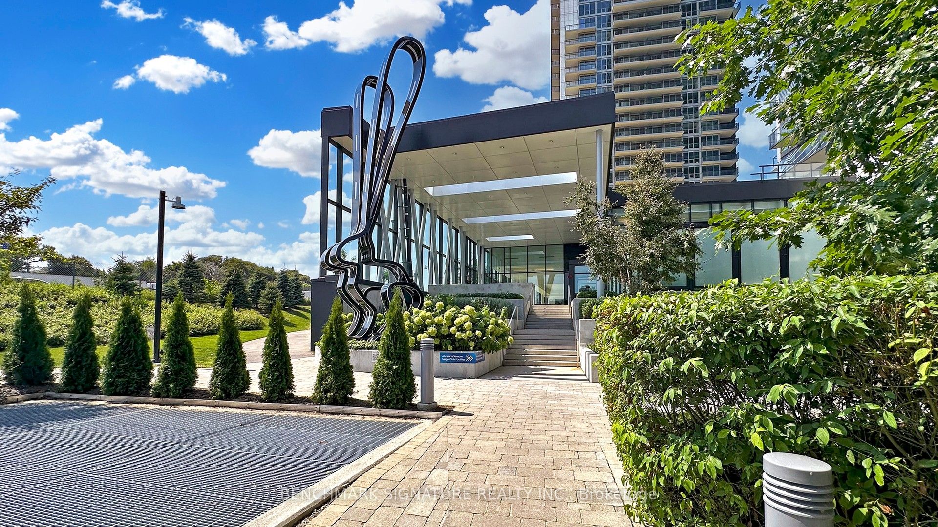 Unit 3801 - 115 McMahon Drive, North York 4