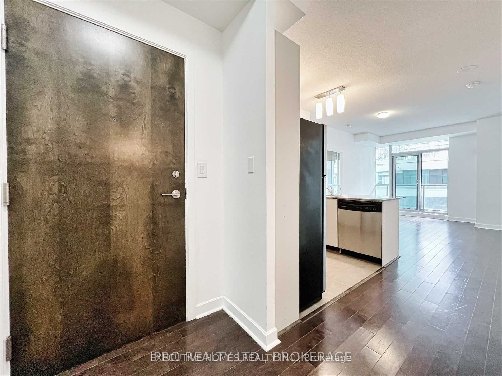 Unit 405 - 18 Harbour Street, Toronto 3