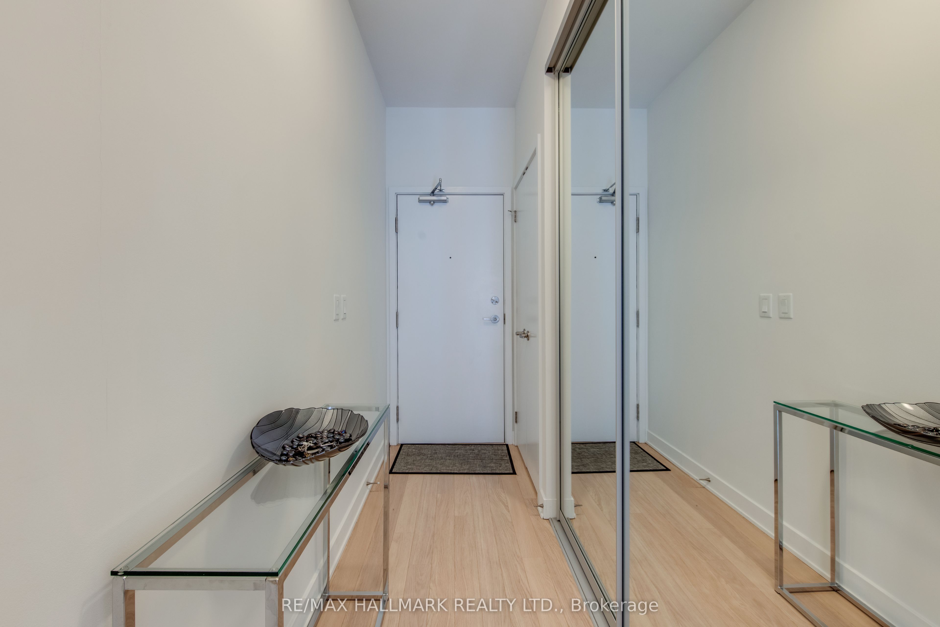 Unit 702 - 32 Camden Street, Toronto 3