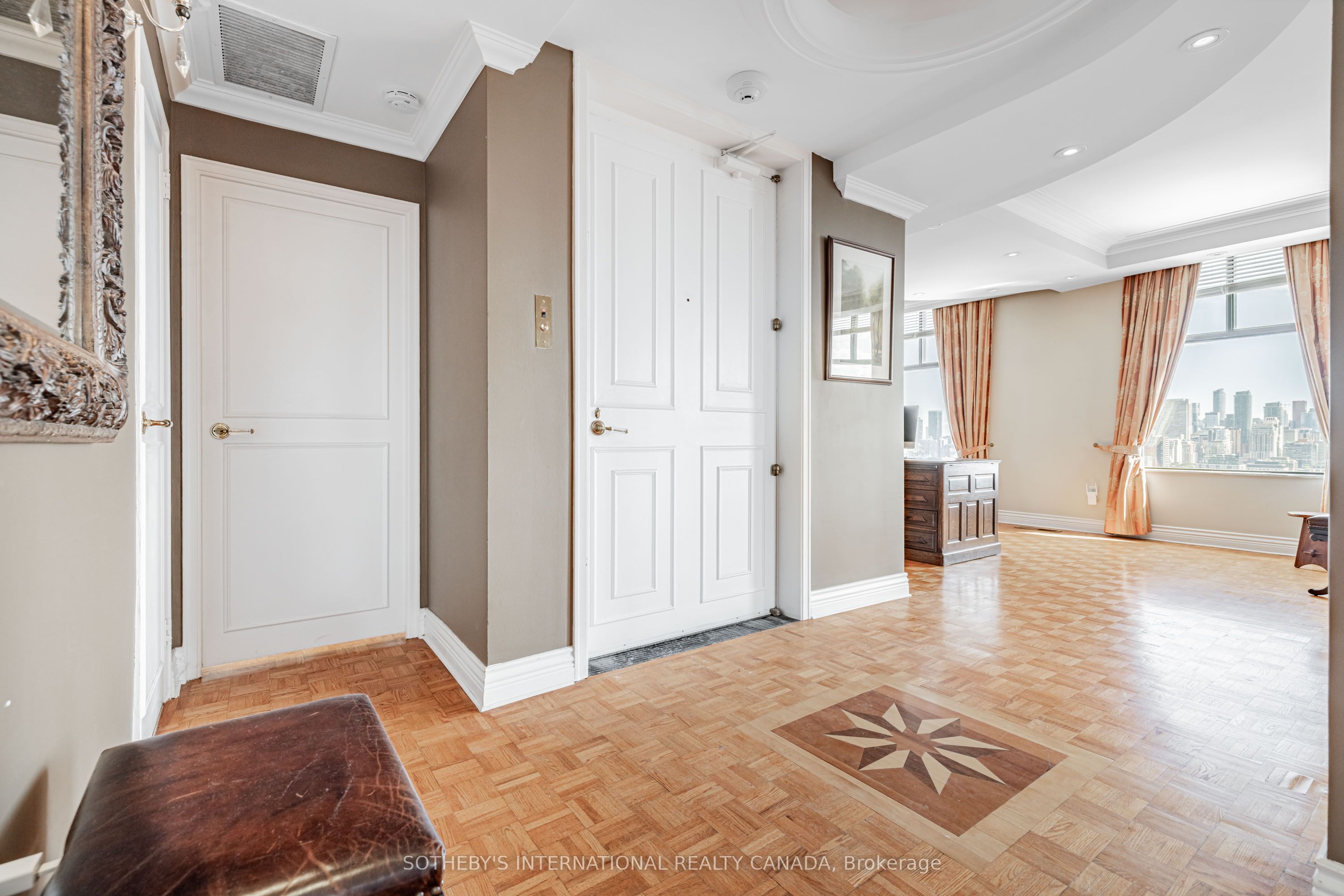 Unit 13 - 423 Avenue Road, Toronto 3