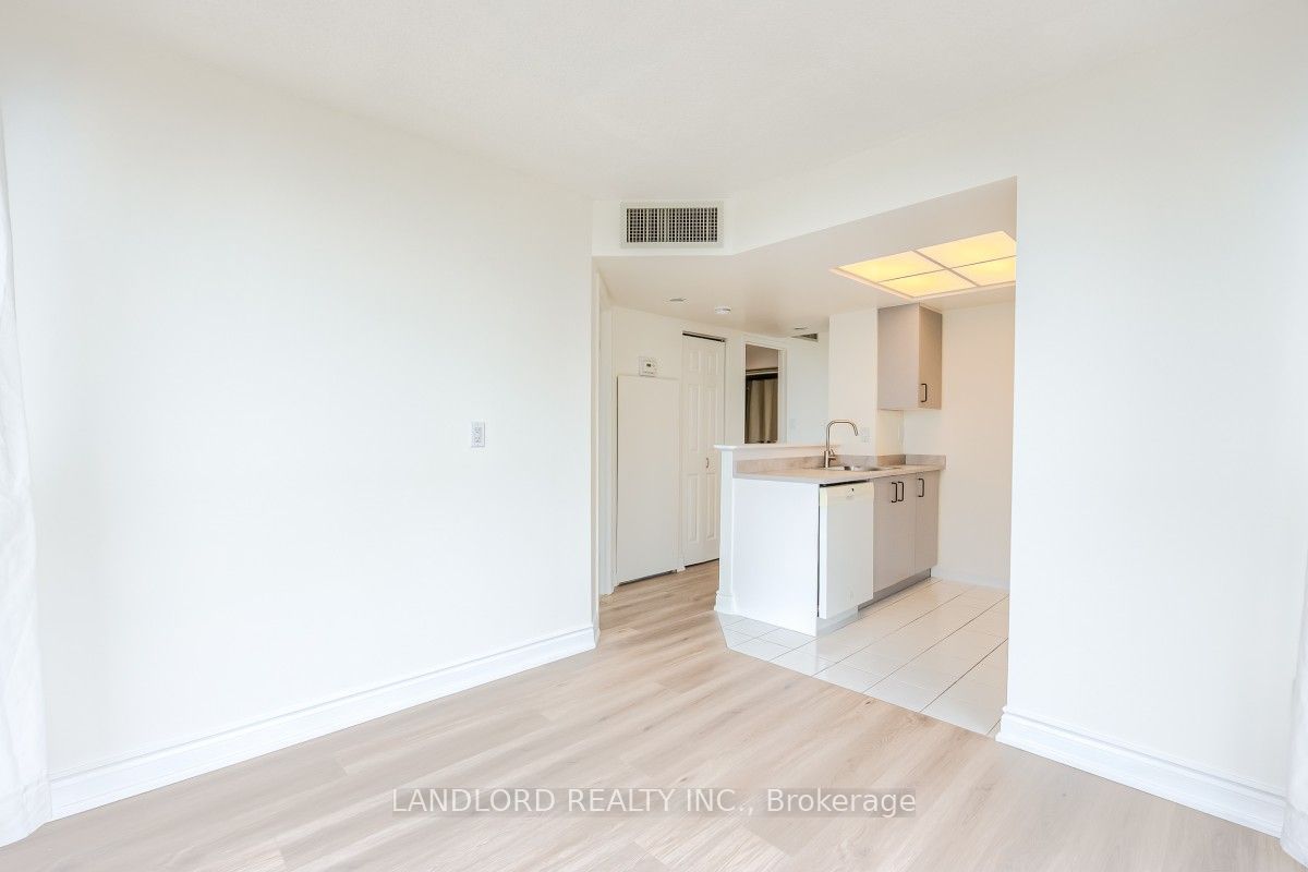 Unit 2504 - 5 Concorde Place, North York 4