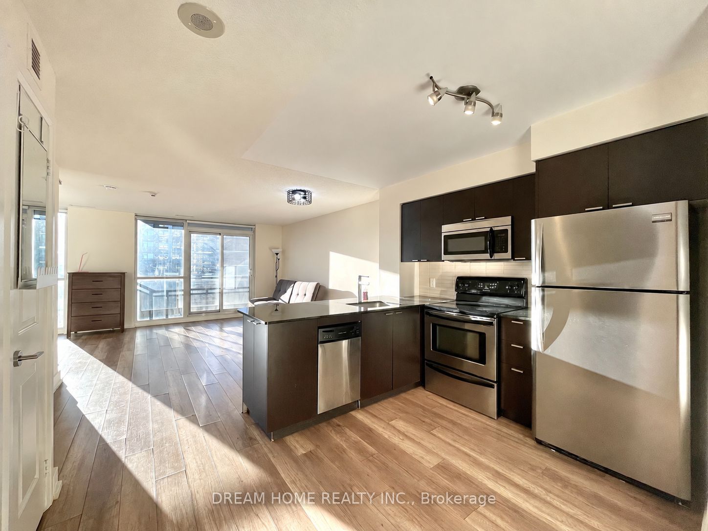 Unit 711 - 23 Sheppard Avenue E, North York 5