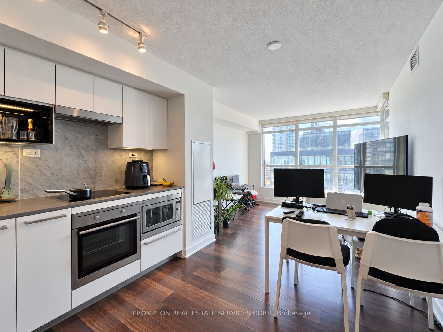 Unit 1615 - 80 Queens Wharf Road, Toronto 2