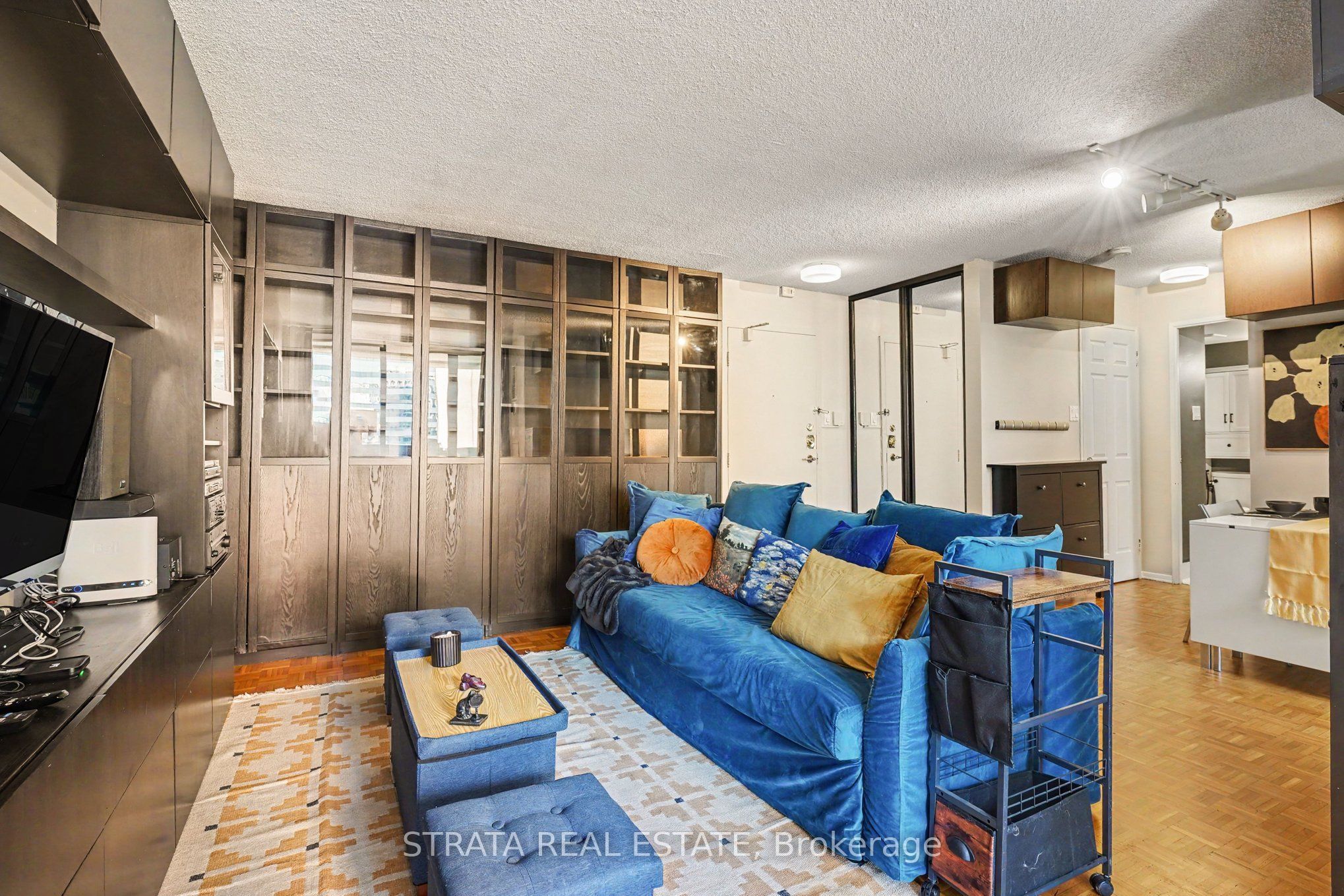 Unit 607 - 105 Mccaul Street, Toronto 3