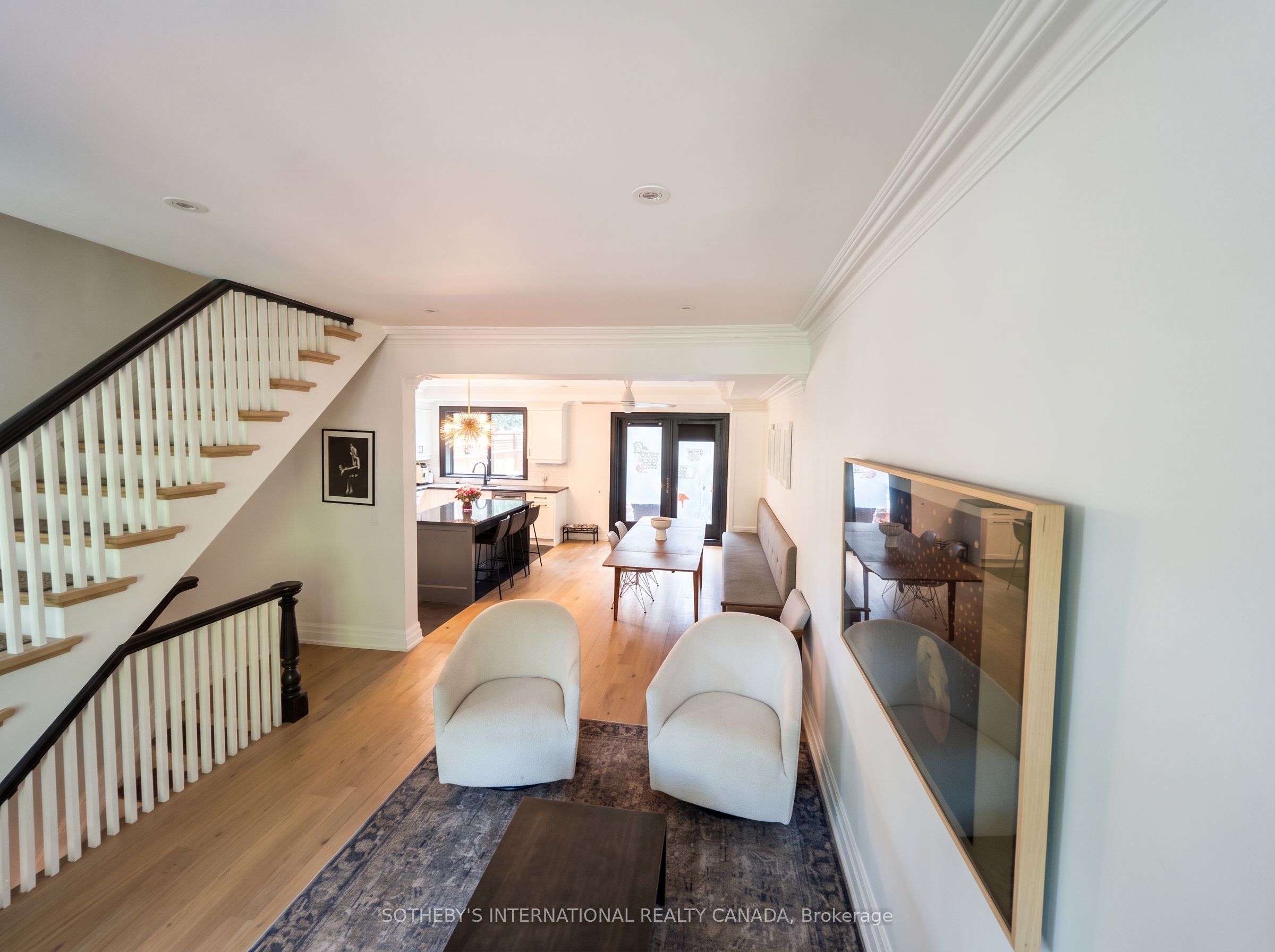 21 Hillcrest Park, Toronto 3