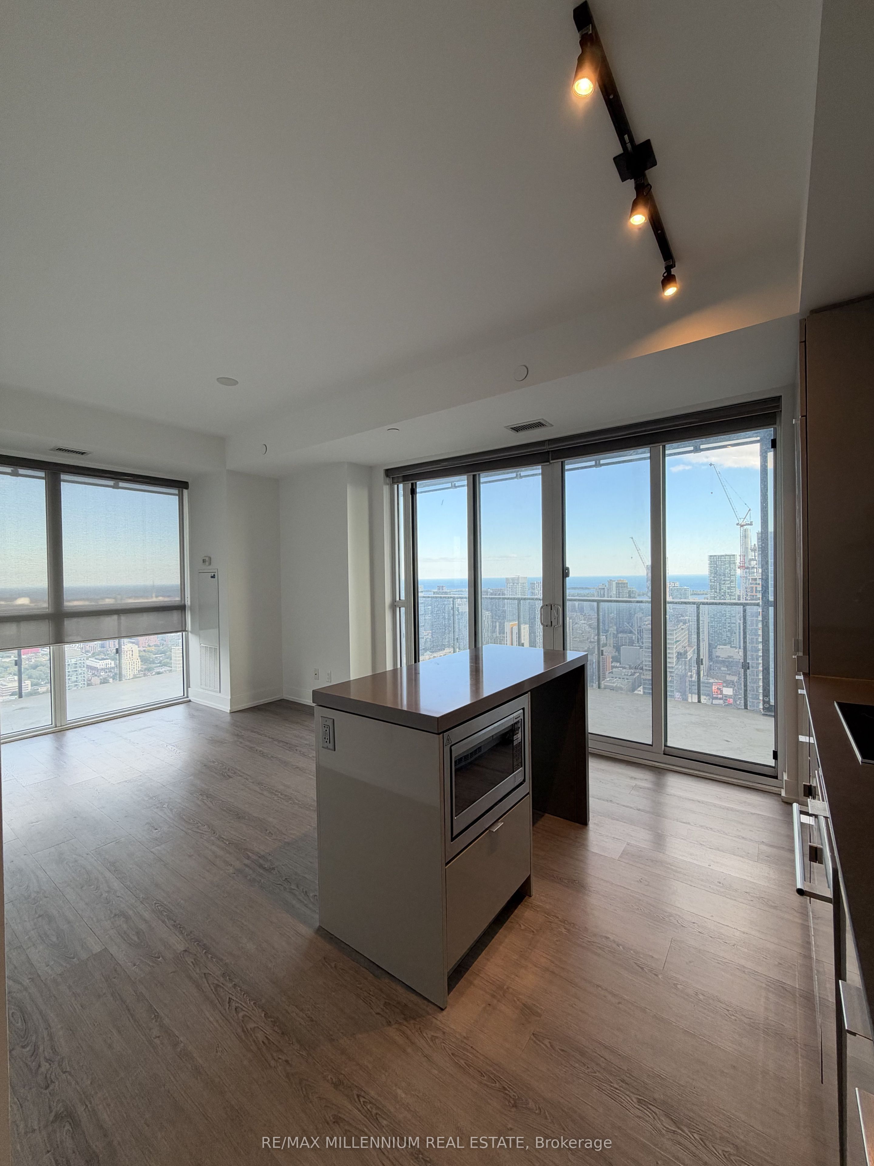Unit 5710 - 7 Grenville Street, Toronto 3
