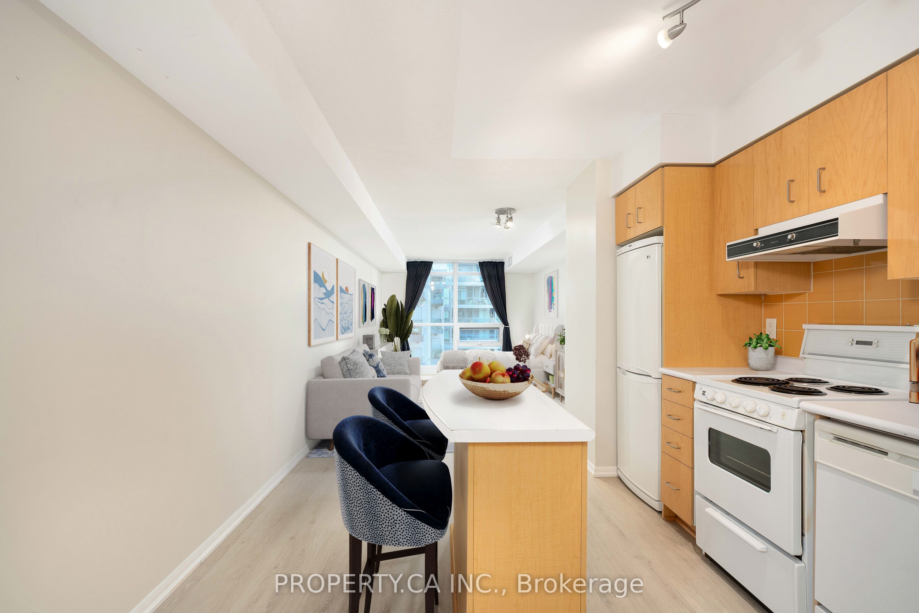 Unit 622 - 219 Fort York Boulevard, Toronto 4