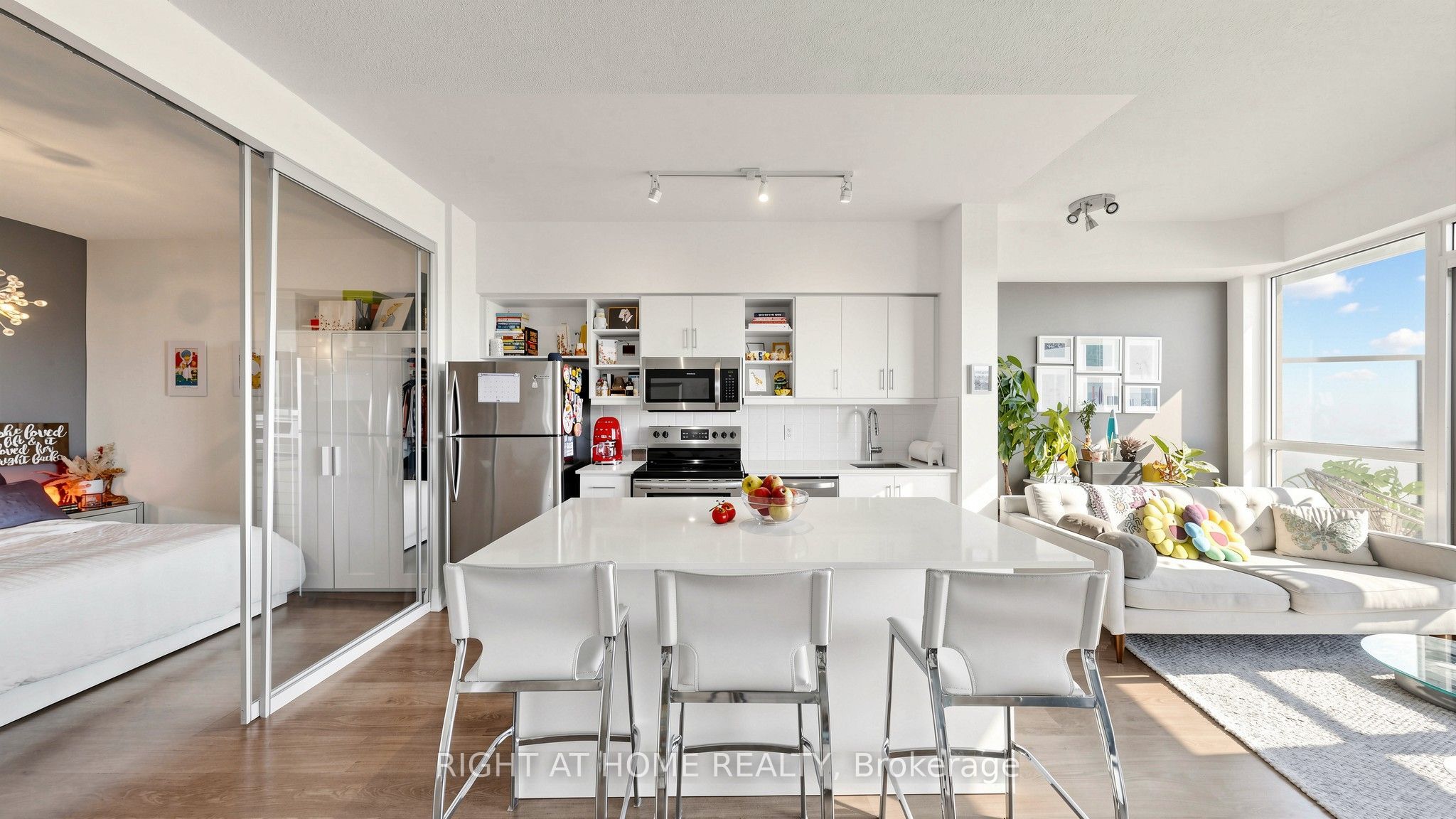 Unit 1103 - 160 Vanderhoof Avenue, Toronto 4