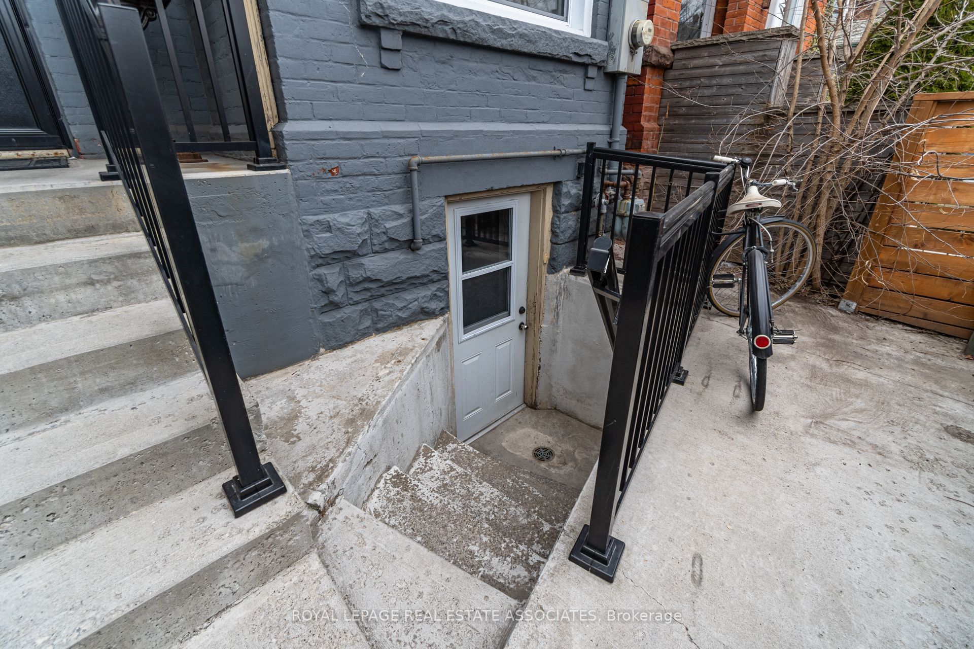 Unit 3 - 274 Ossington Avenue, Toronto 3