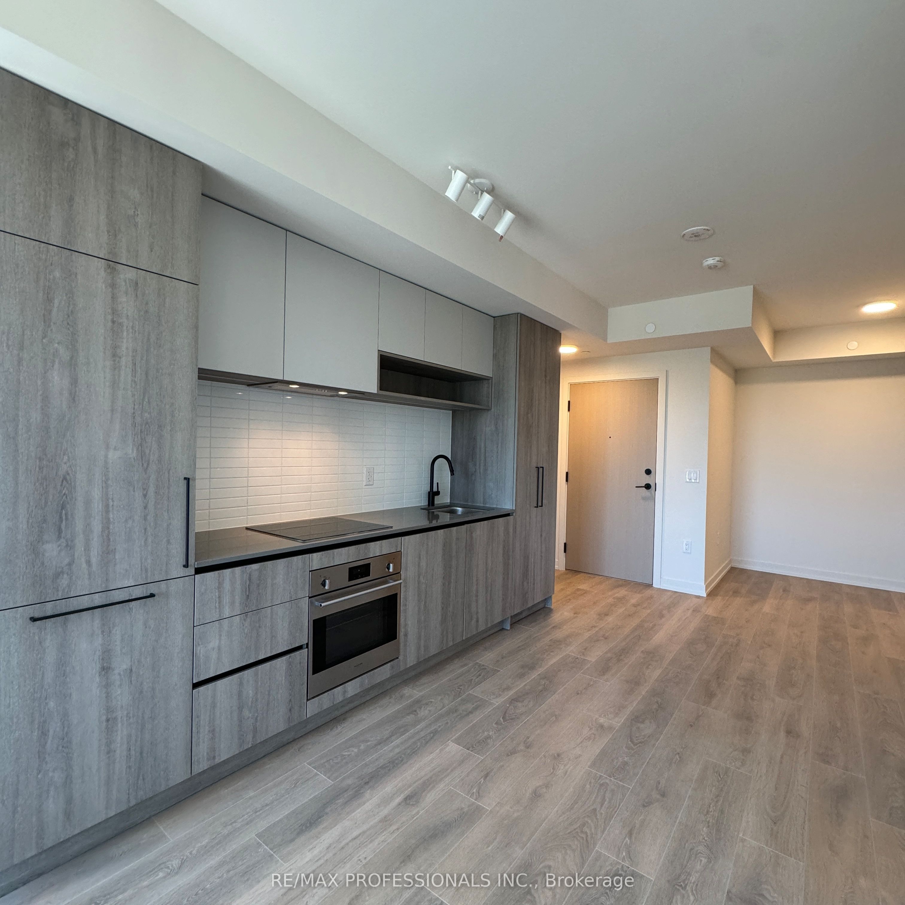 Unit 901 - 181 Sterling Road, Toronto 4