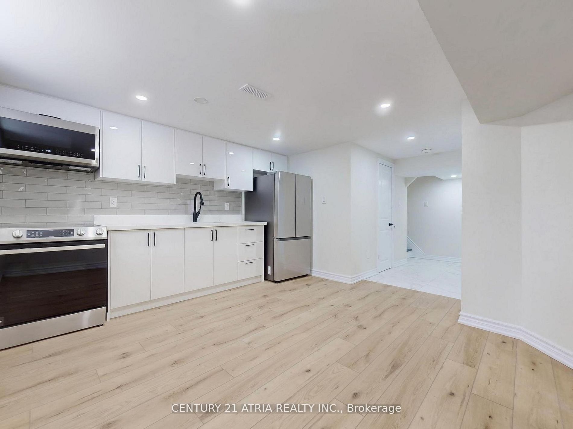 Unit Lower B - 57 Saddle Ridge Drive, North York 3