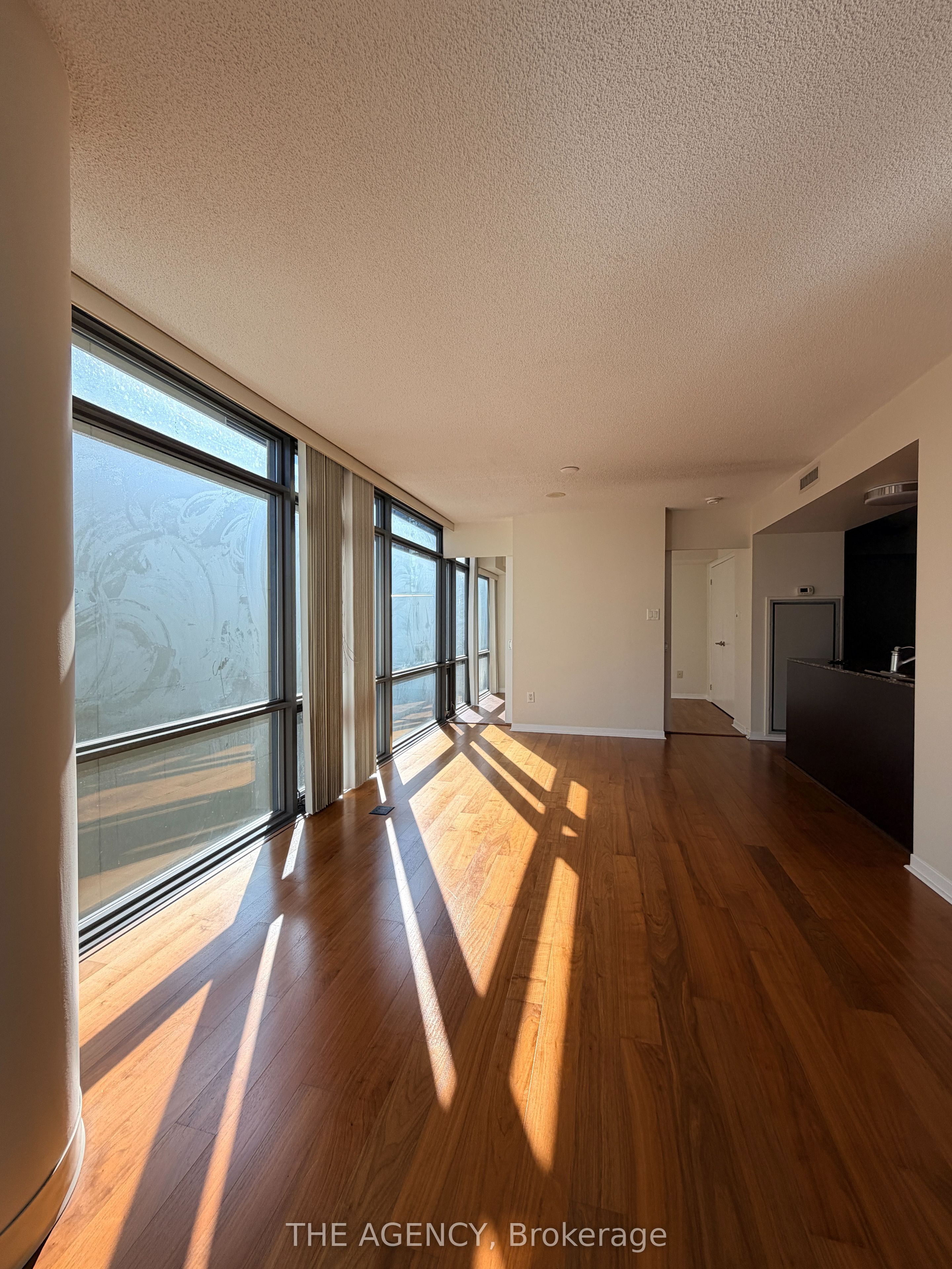 Unit 1008 - 38 Grenville Street, Toronto 5