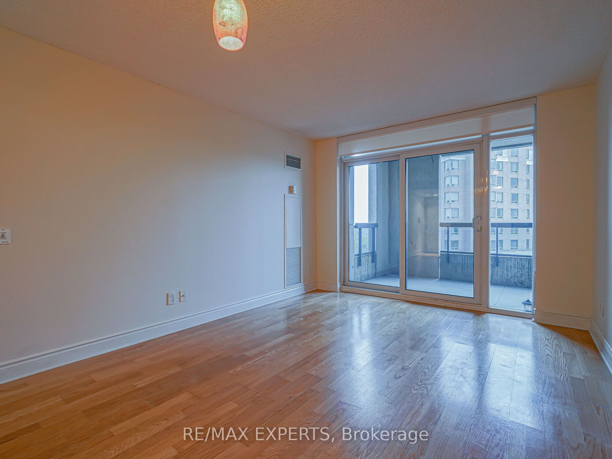 Unit 523 - 15 Northtown Way, North York 4