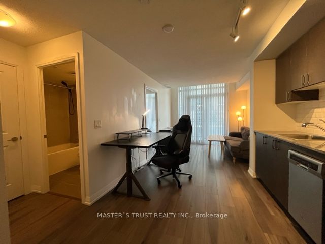 Unit 306 - 50 Ann O'reilly Road, North York 5