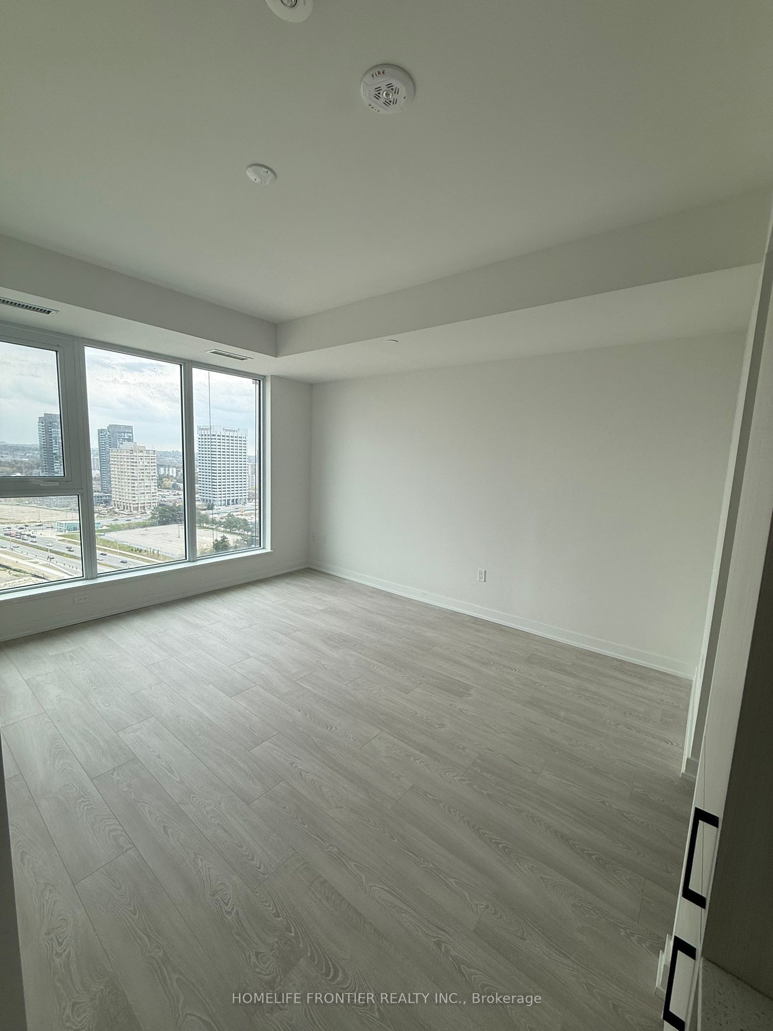 Unit 2205 - 5 Quarrington Lane, North York 5