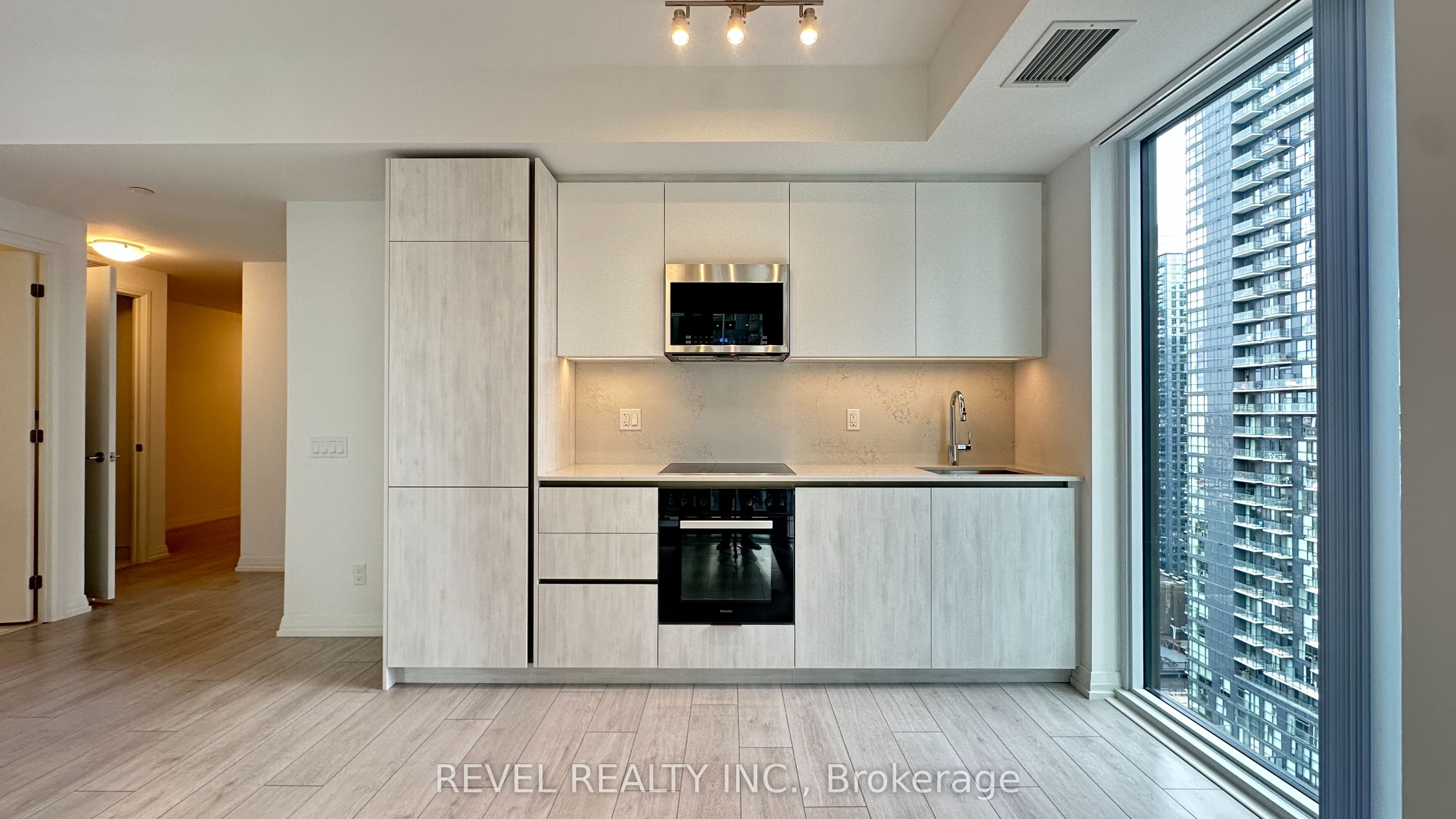 Unit 2808 - 400 King Street W, Toronto 5