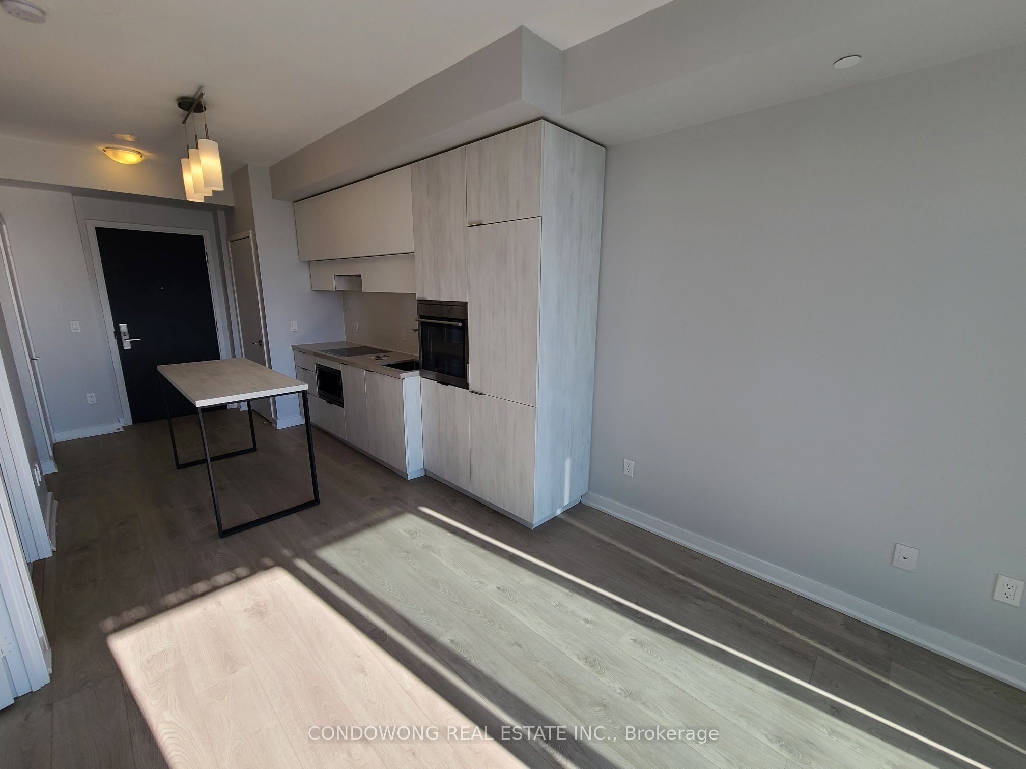 Unit 3704 - 8 Eglinton Avenue E, Toronto 2