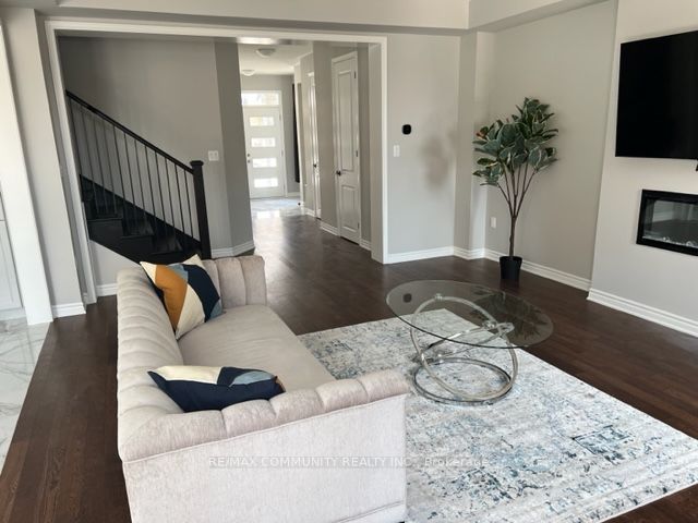 Unit Room - 1568 Scarlett Trail, Pickering 2