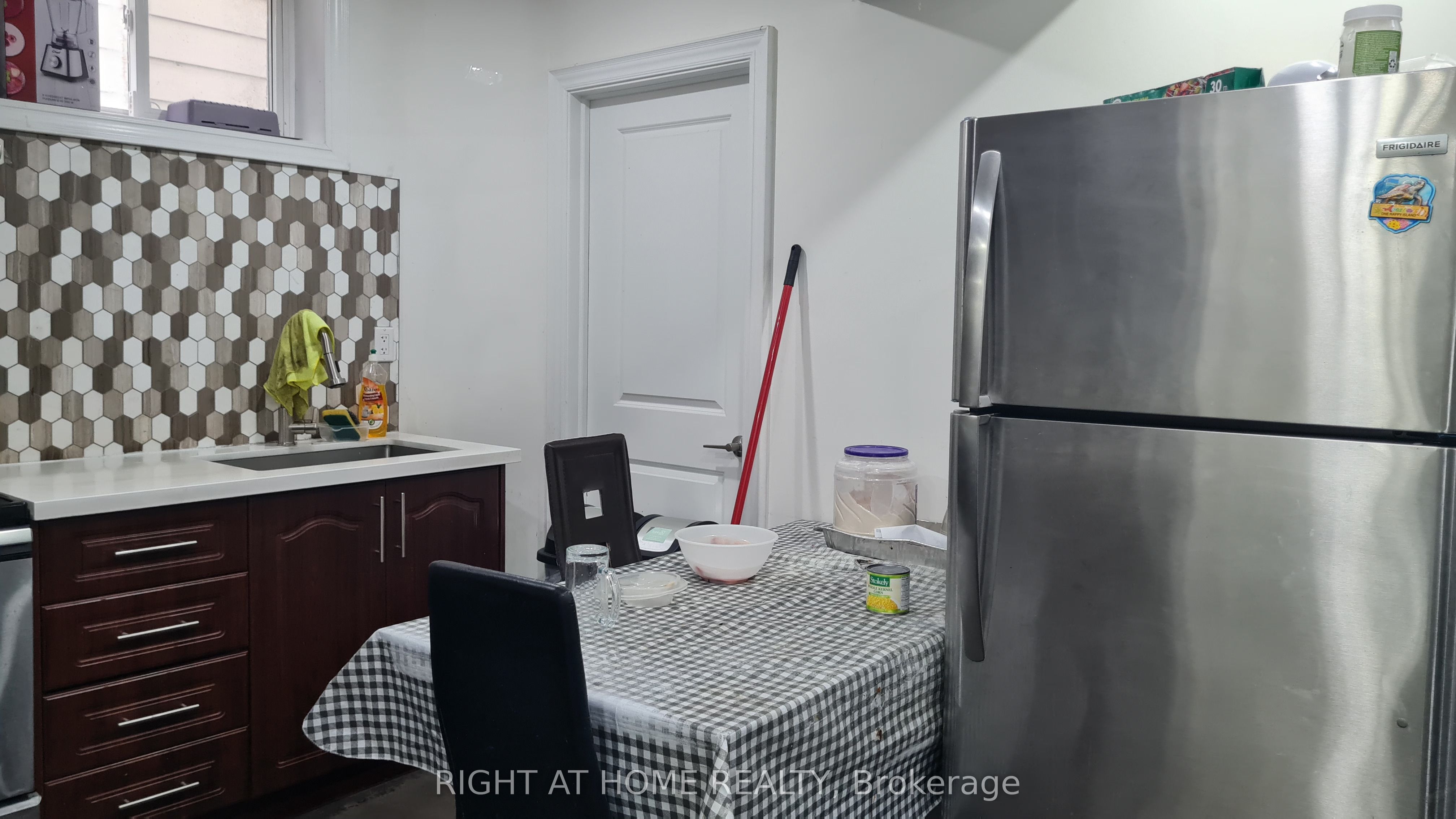Unit Room A - 10 Emmott Avenue, Scarborough 5