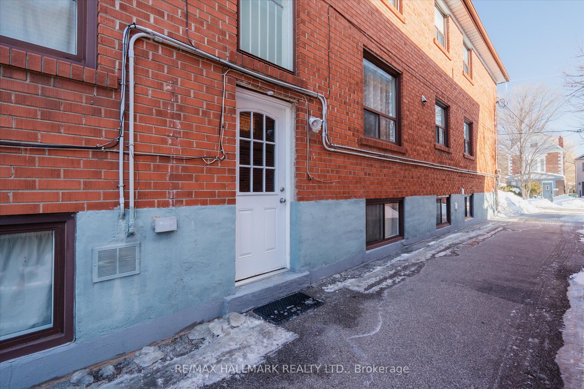 Unit Lower Bach - 224 Pickering Street, Toronto 3