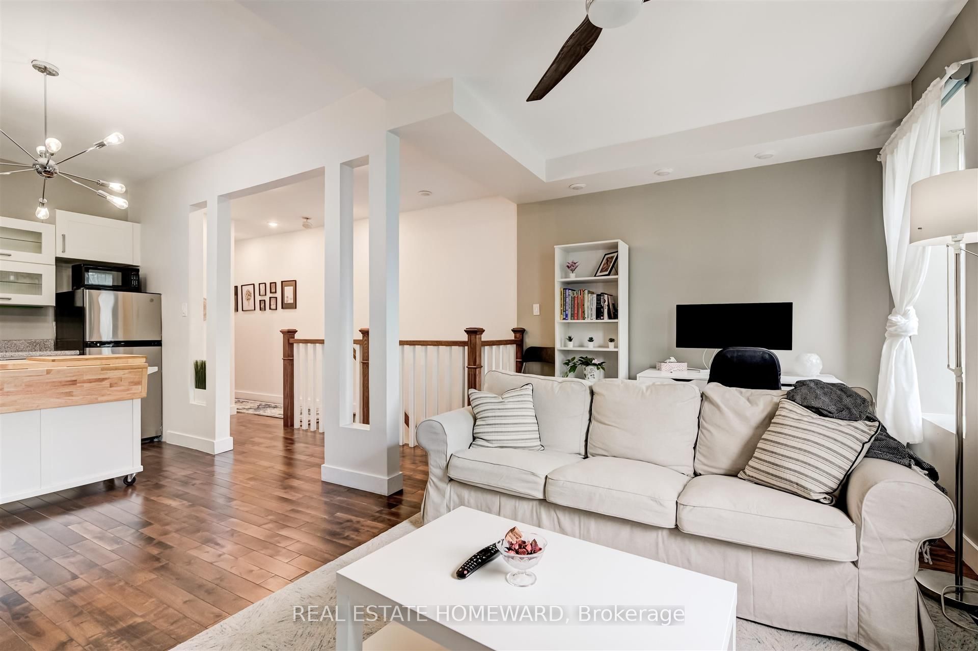 Unit upper - 14 Ashdale Avenue, Toronto 4