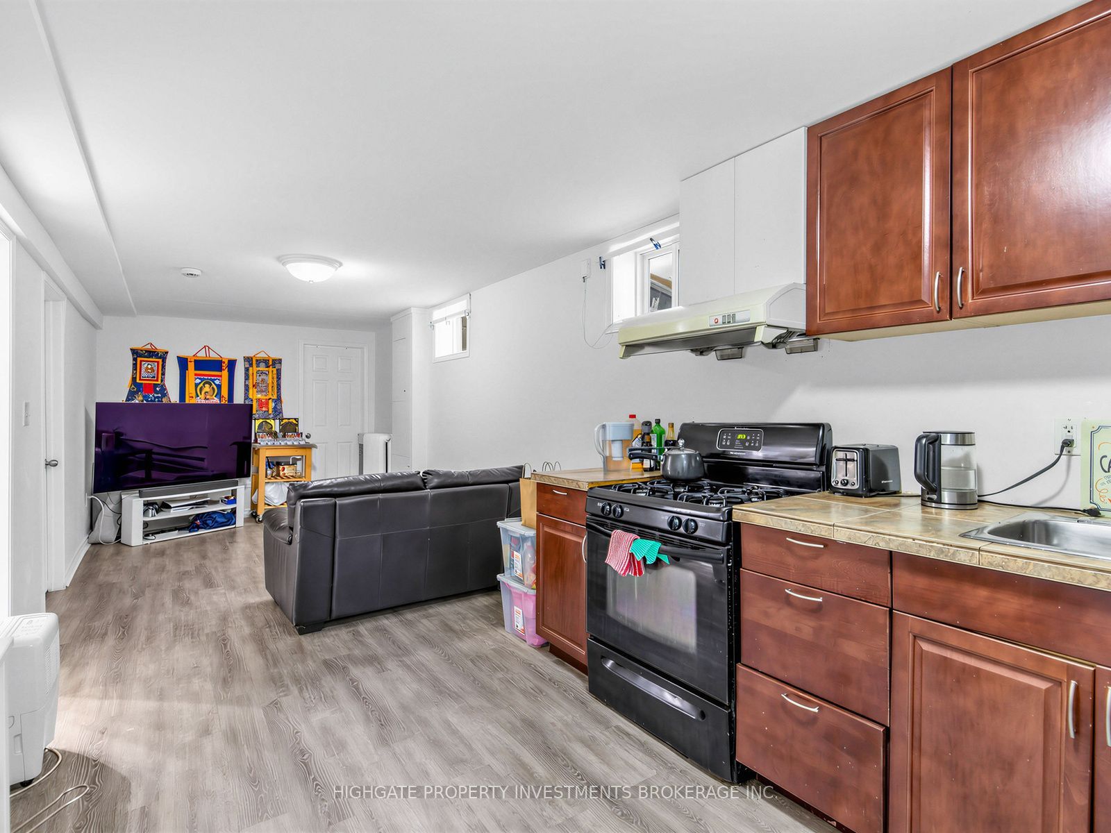 Unit Basement - 210 Gowan Avenue, Toronto 4