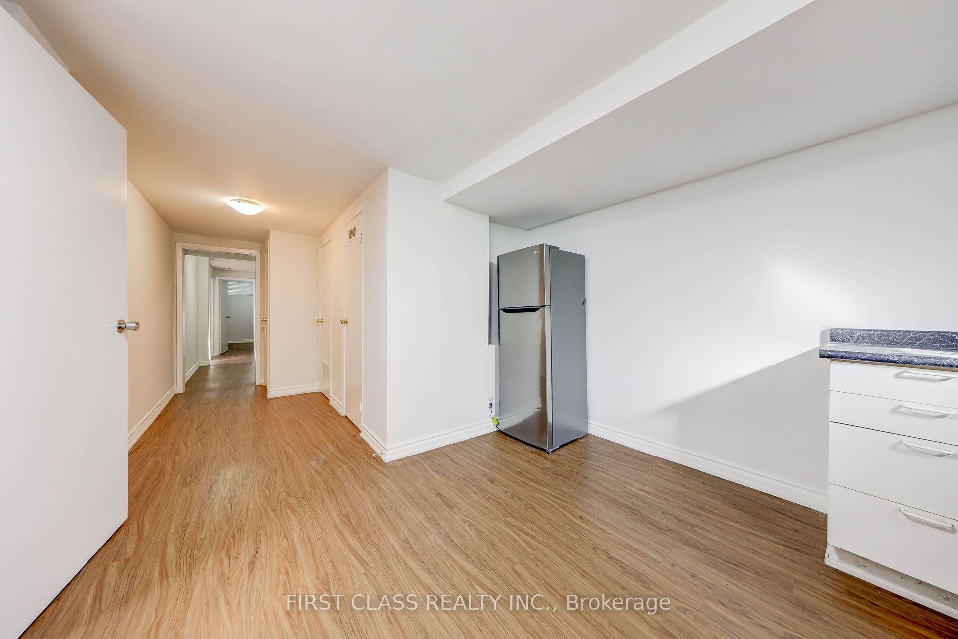 Unit Basement - 214 Linden Avenue, Scarborough 5