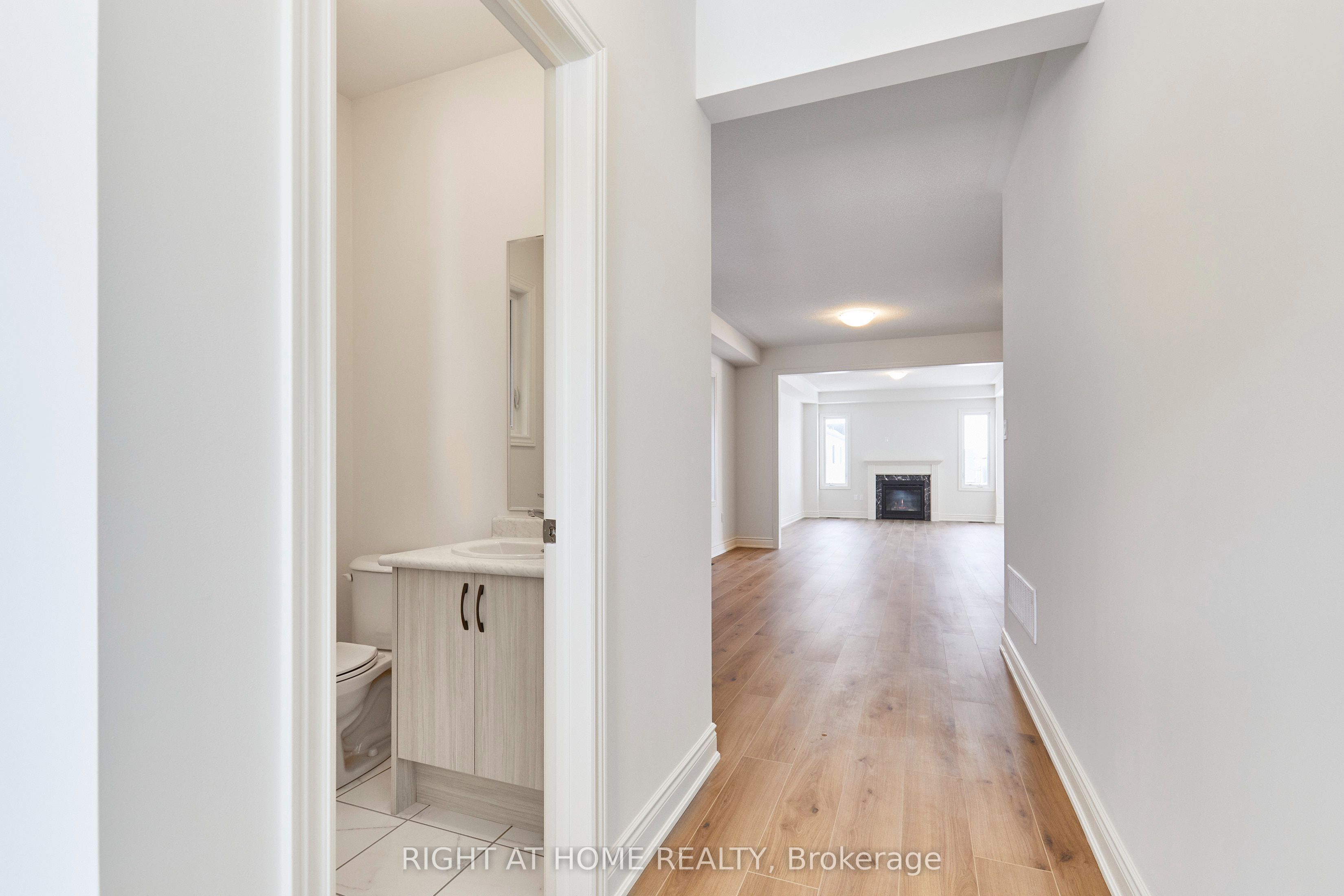 2122 Cayenne Street, Oshawa 4
