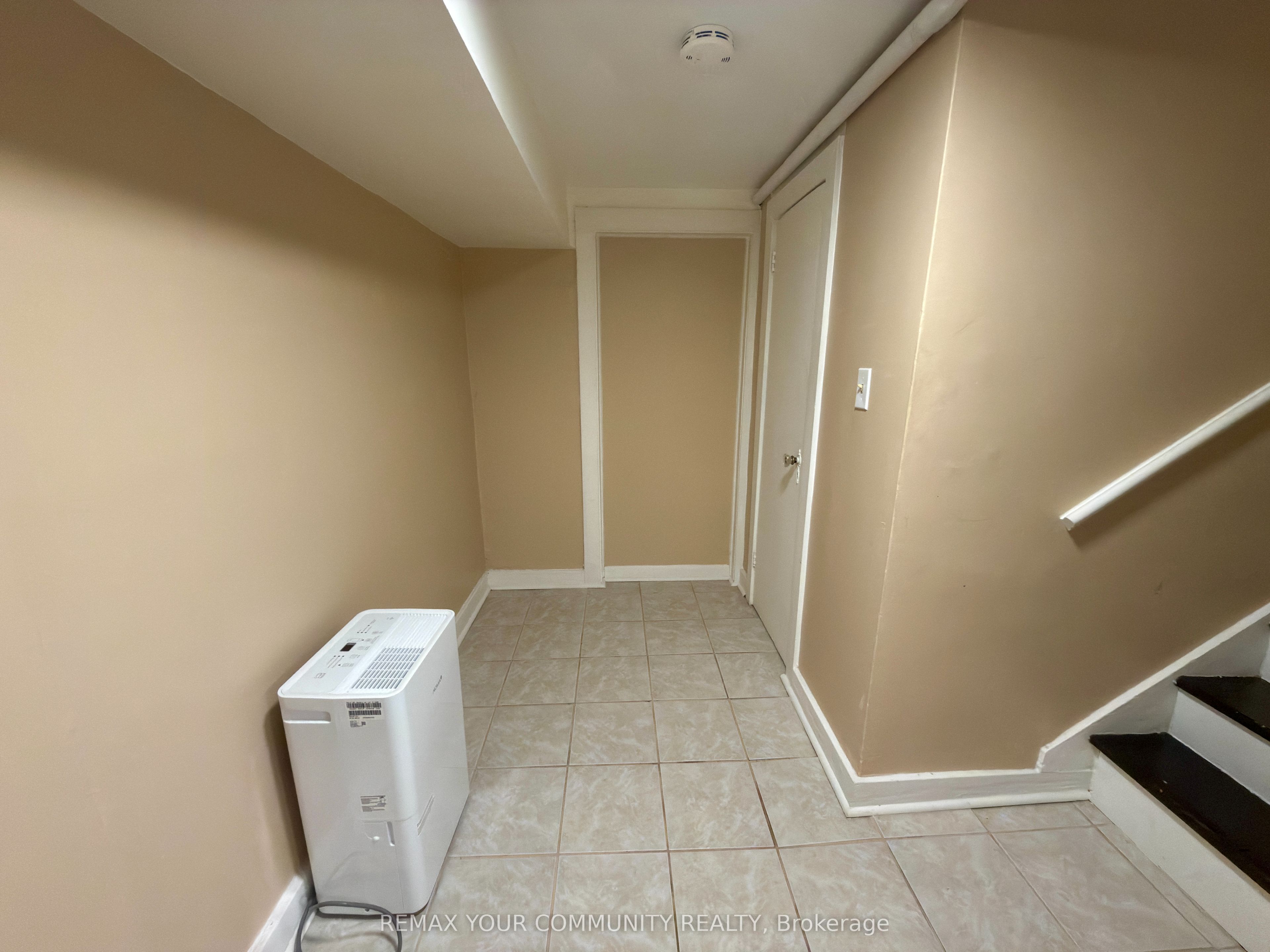 Unit Lower Room 2 - 86 Lesmount Avenue, Toronto 3