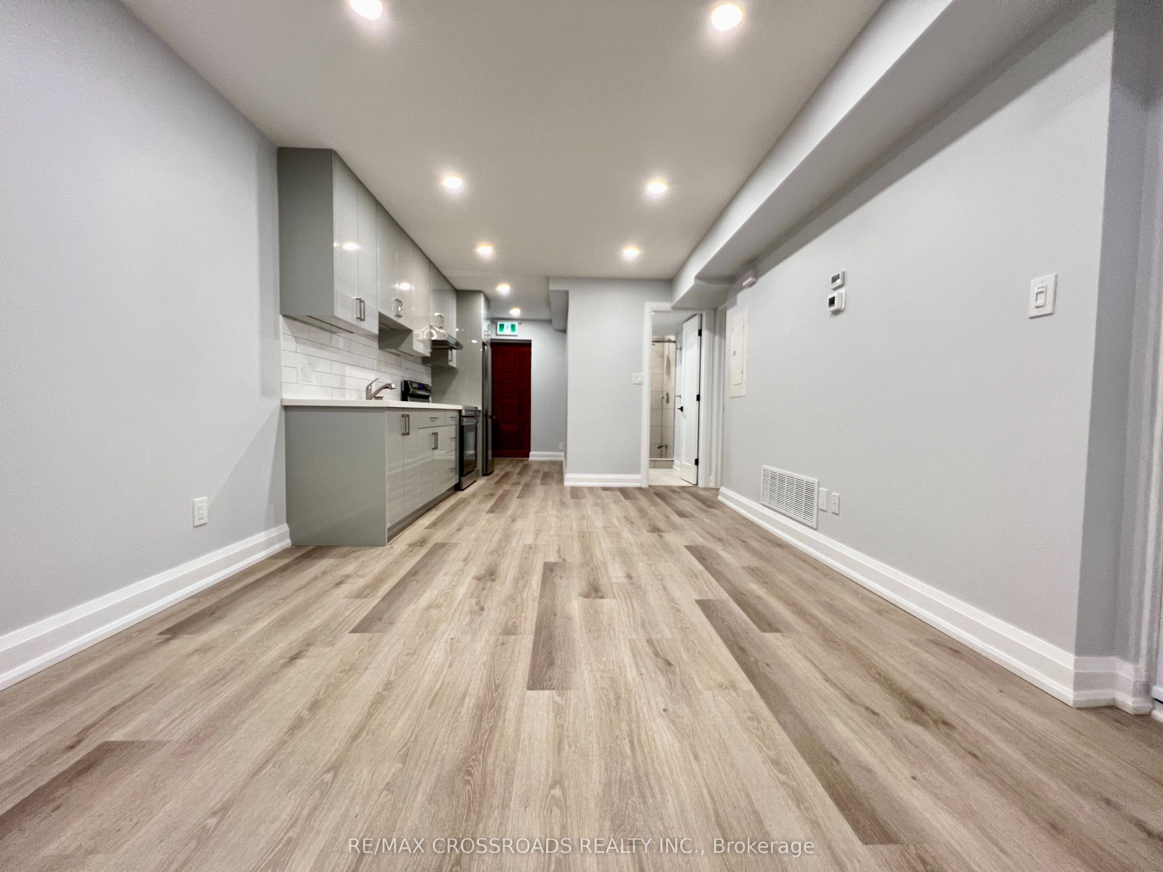 Unit 1 - 25 GLENSIDE Avenue, Toronto 3