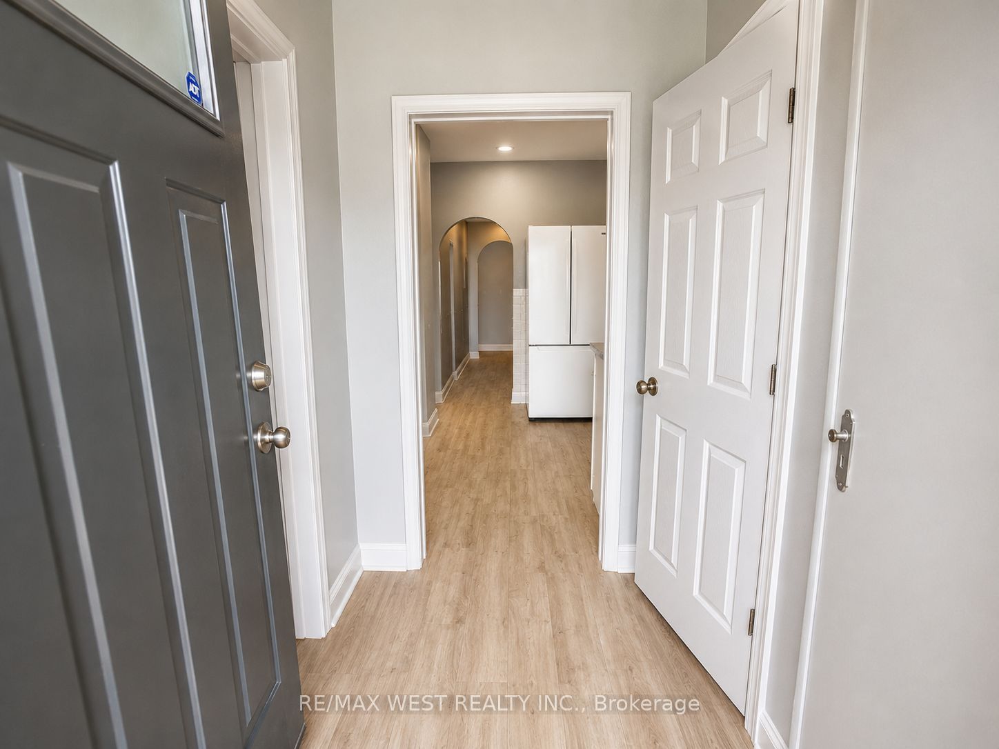 875 Ritson Road S, Oshawa 4