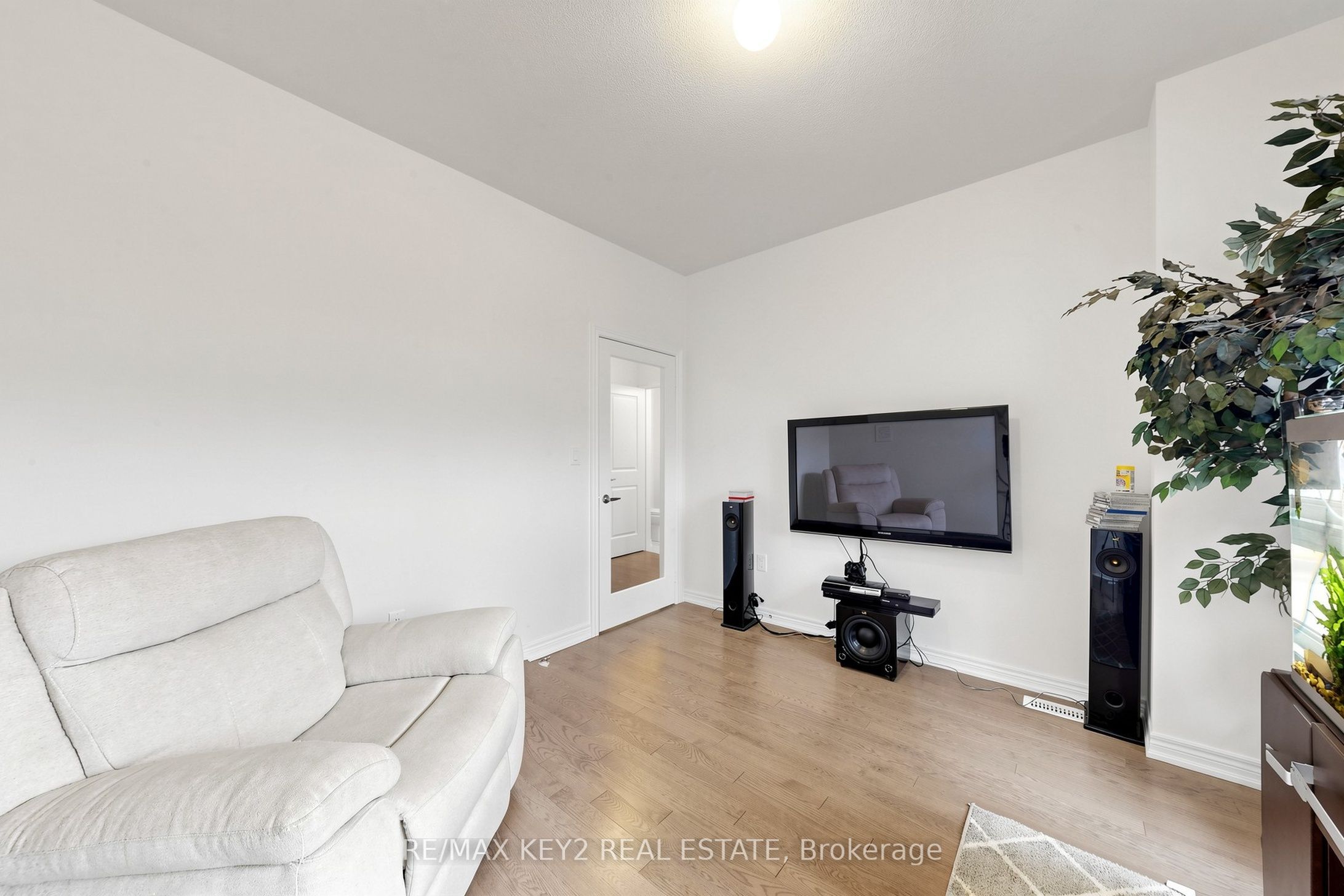 2955 Starlight Drive, Pickering 4
