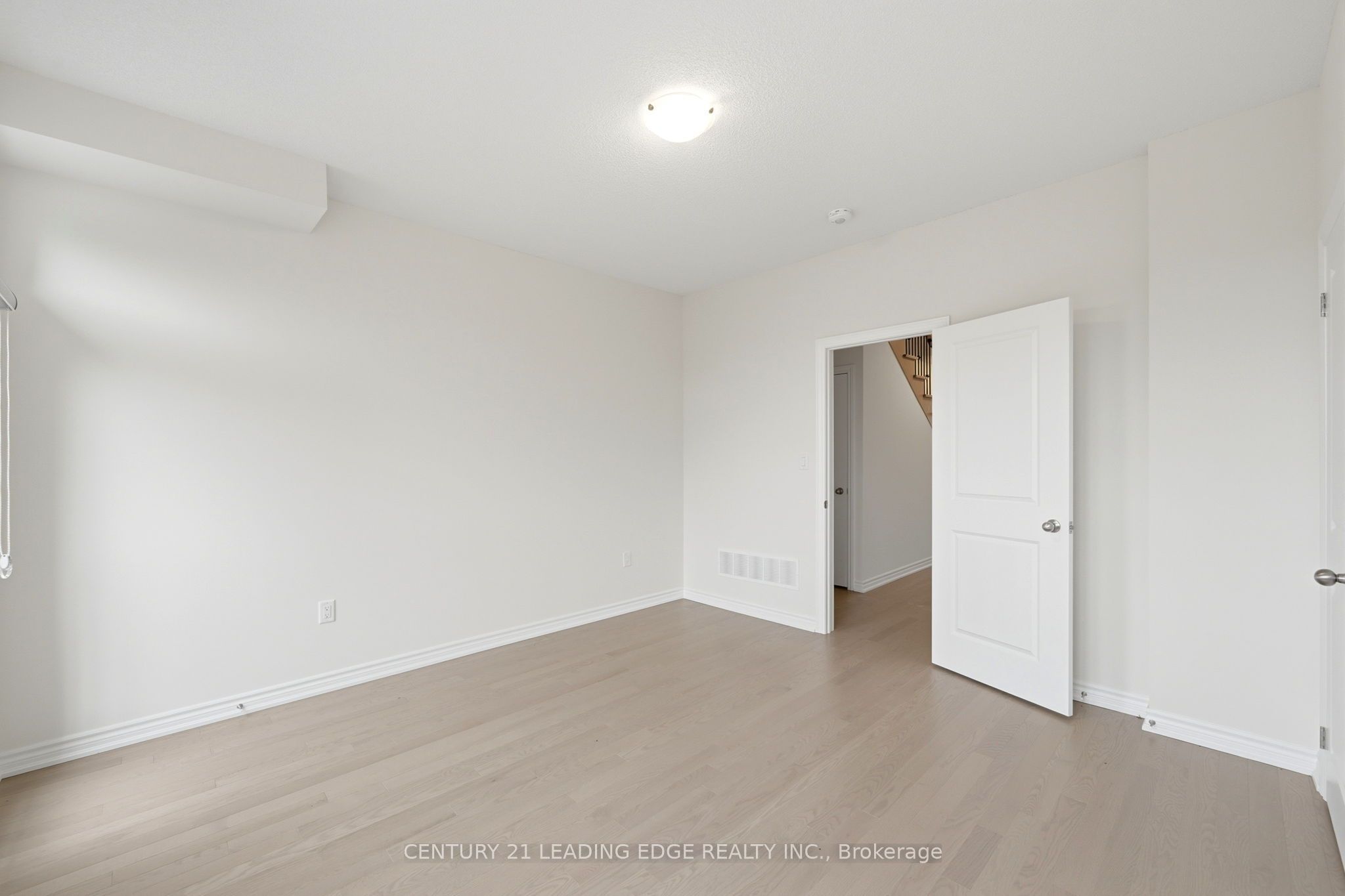 53 Upper Paradise Way, Whitby 5